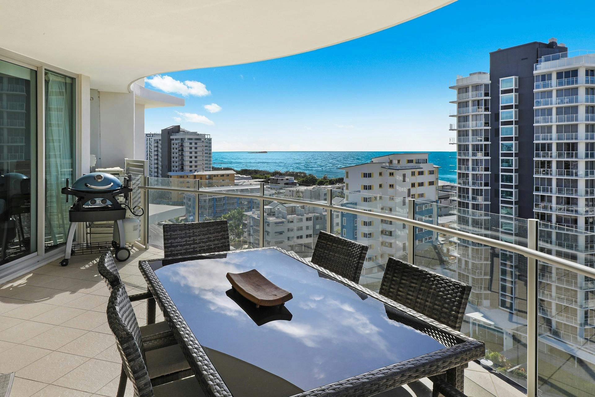 Deluxe 2.5 Bedroom Spa Apartment - Ocean View