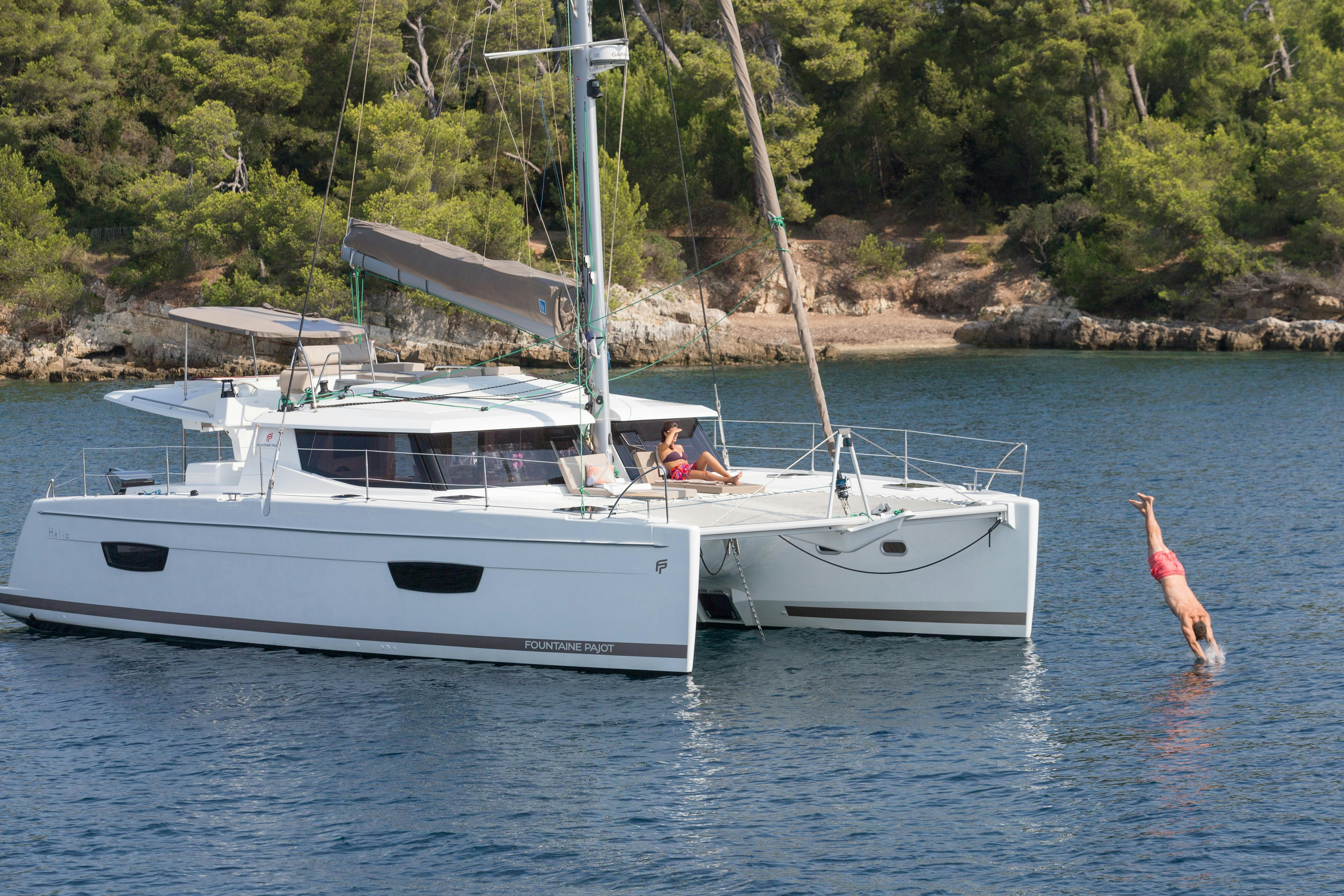 Helia 44, External