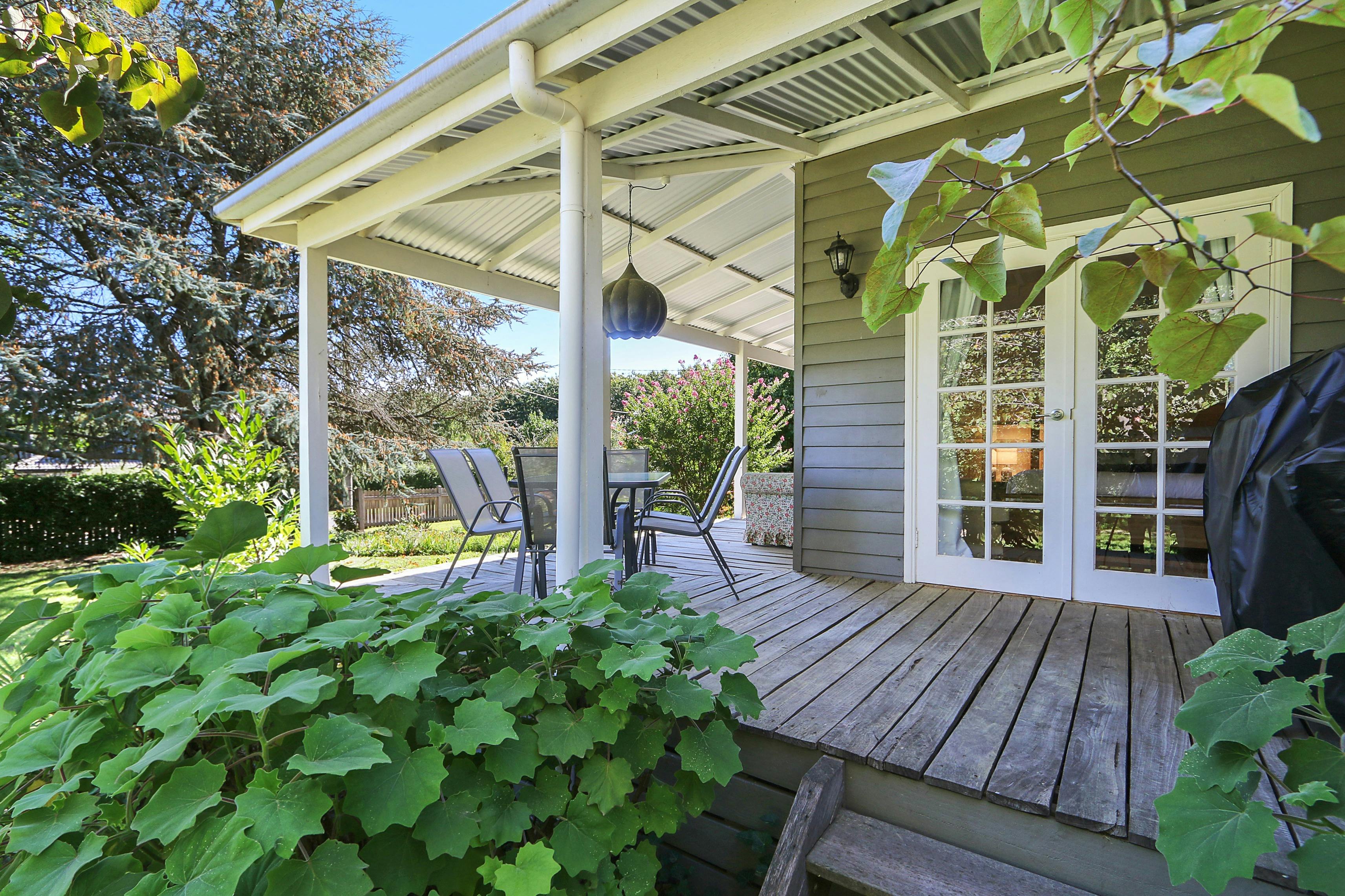 Great outdoor dining area