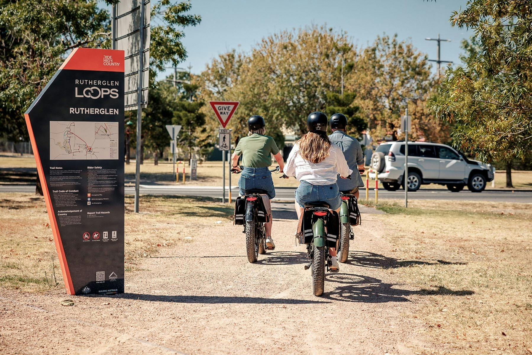 The start of the walk is just behind the Rutherglen Visitor Information Centre
