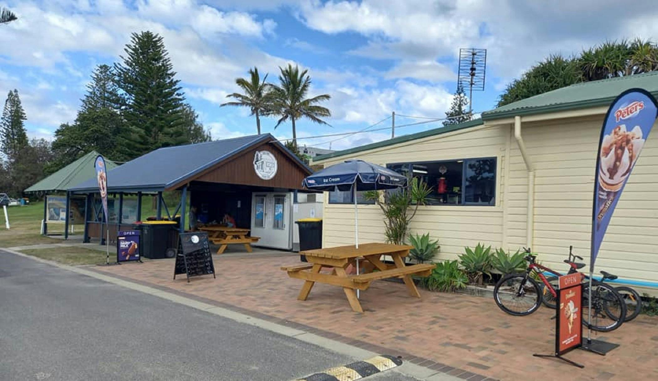 Snak Shak 빗자루 머리