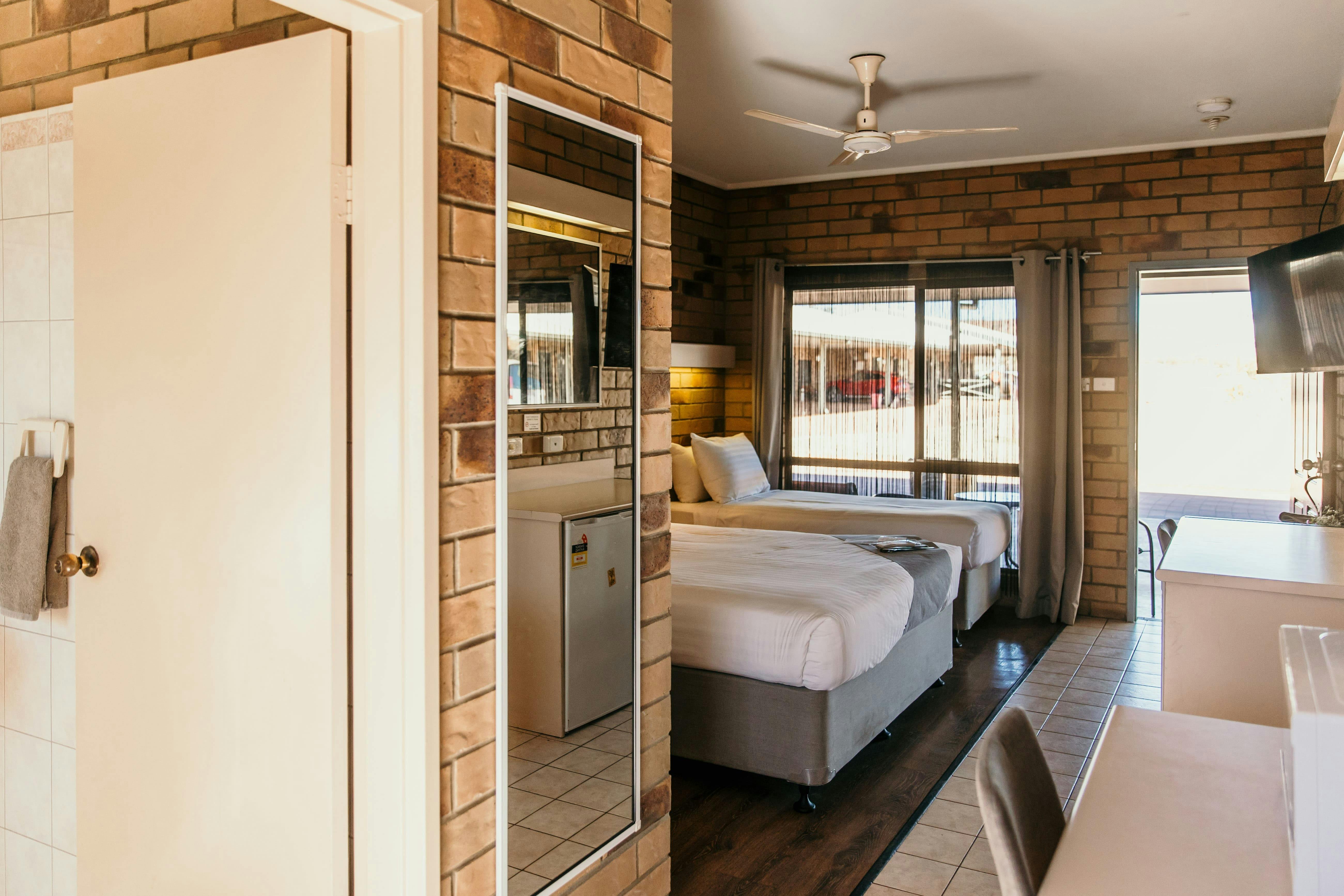 Queen and Single Room