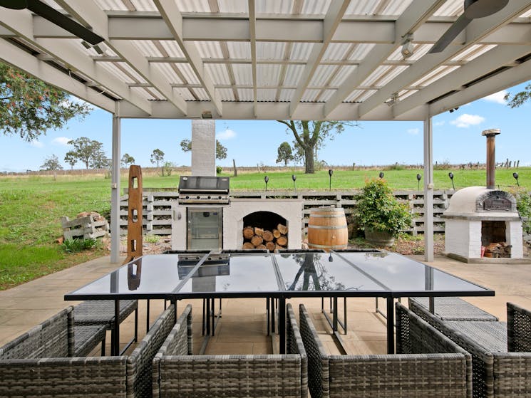 Latitude 32 - Outdoor dining/bbq/pizza oven