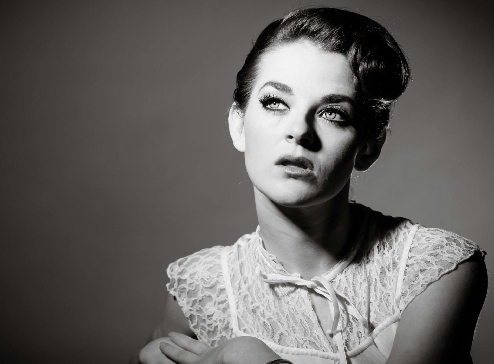 black and white portrait of Lizzy D.Smith