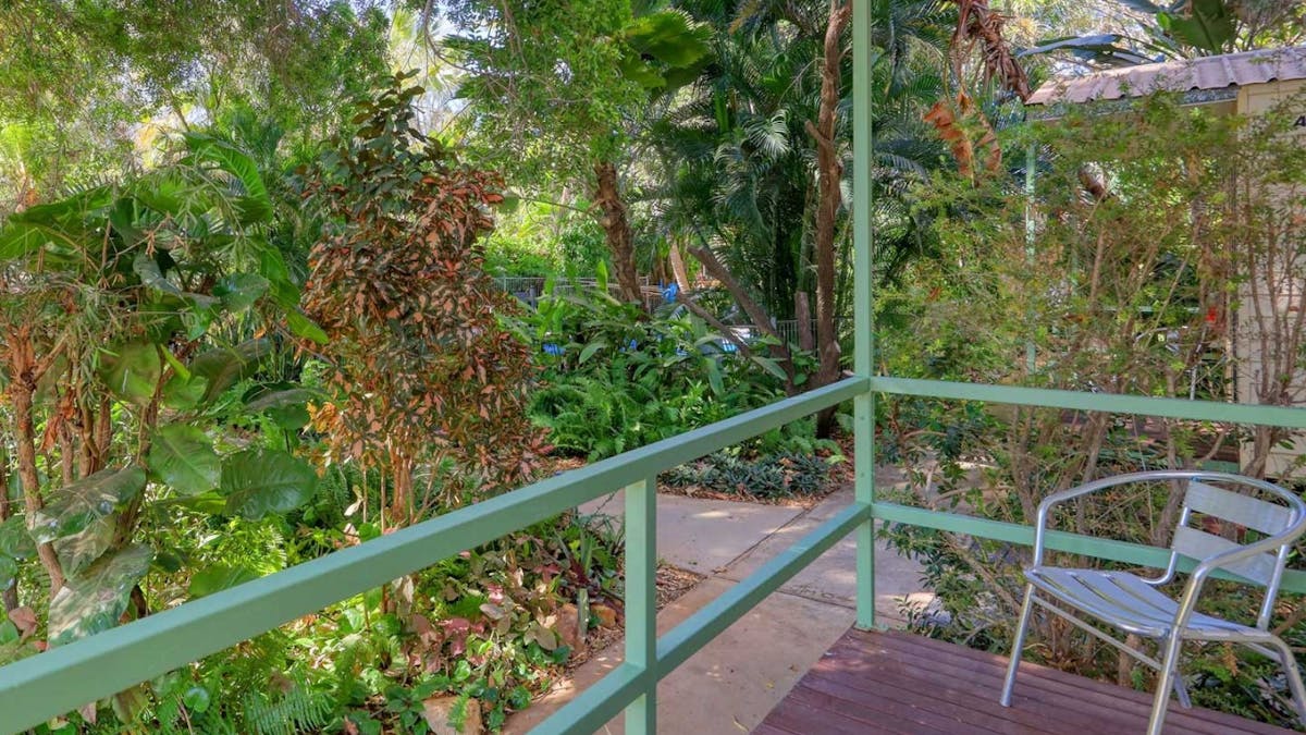 Savannah Lodge Cottage Deck