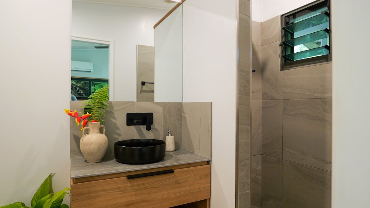 Ensuite Cabin