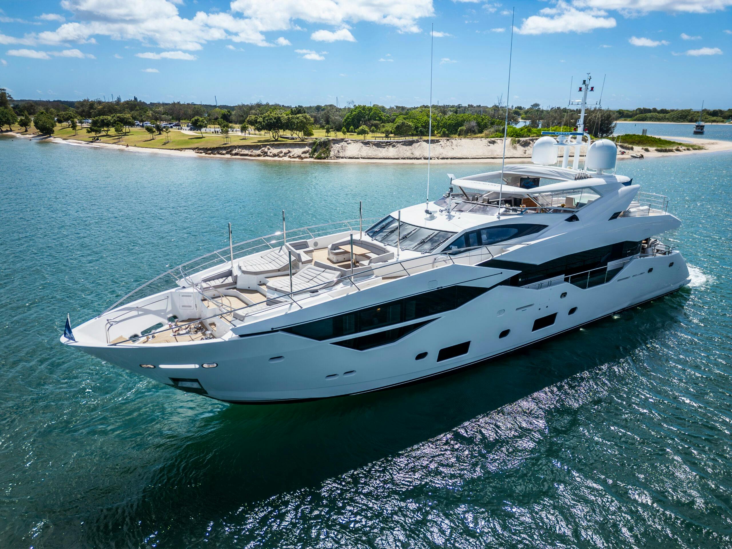 Gold Coast Luxury Yacht Charters YOTSPACE