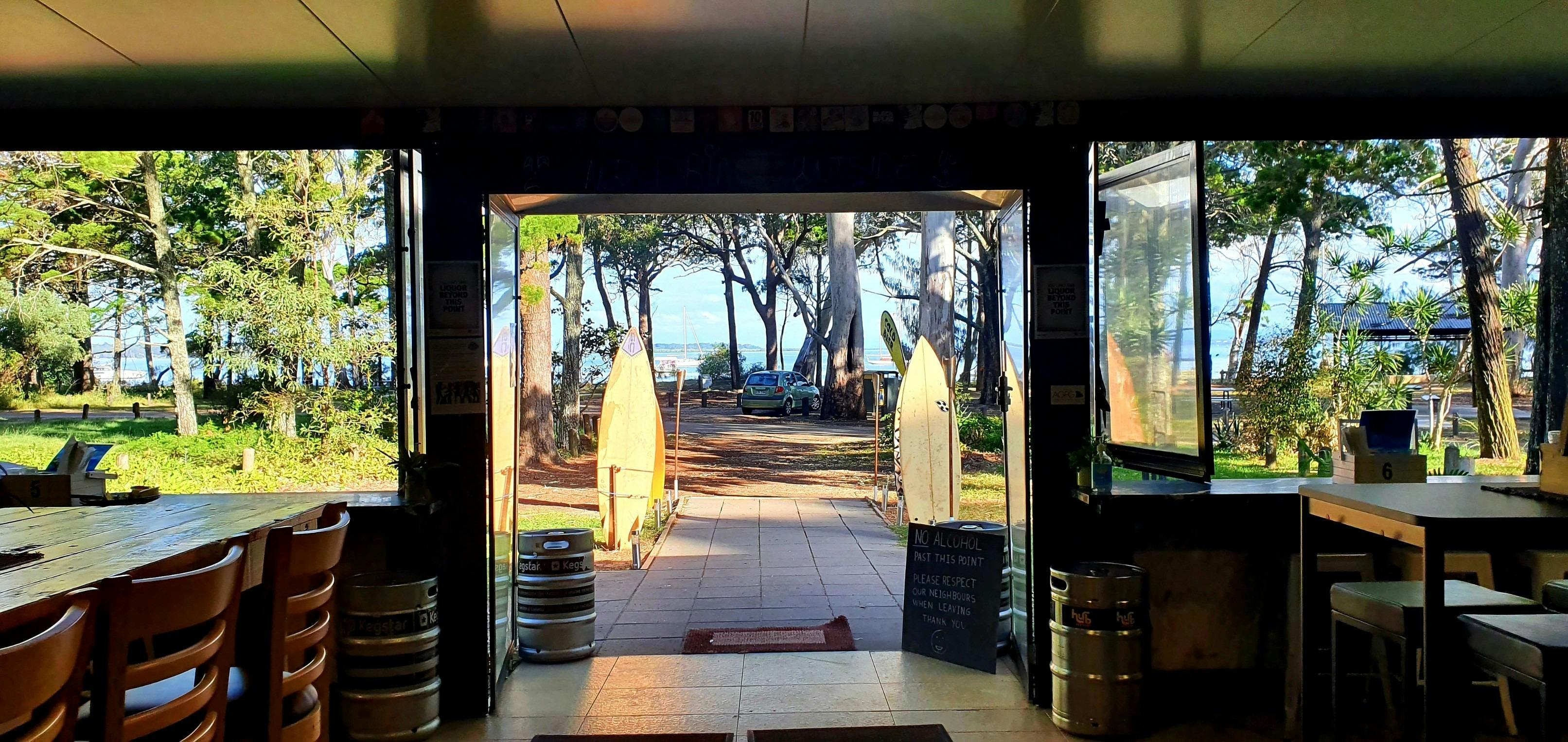 Coochiemudlo Island Beach Bar