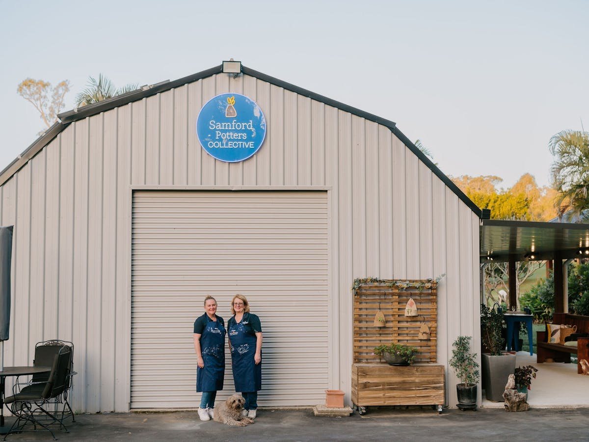 picture of the outside of the studio that is an old coverted barn