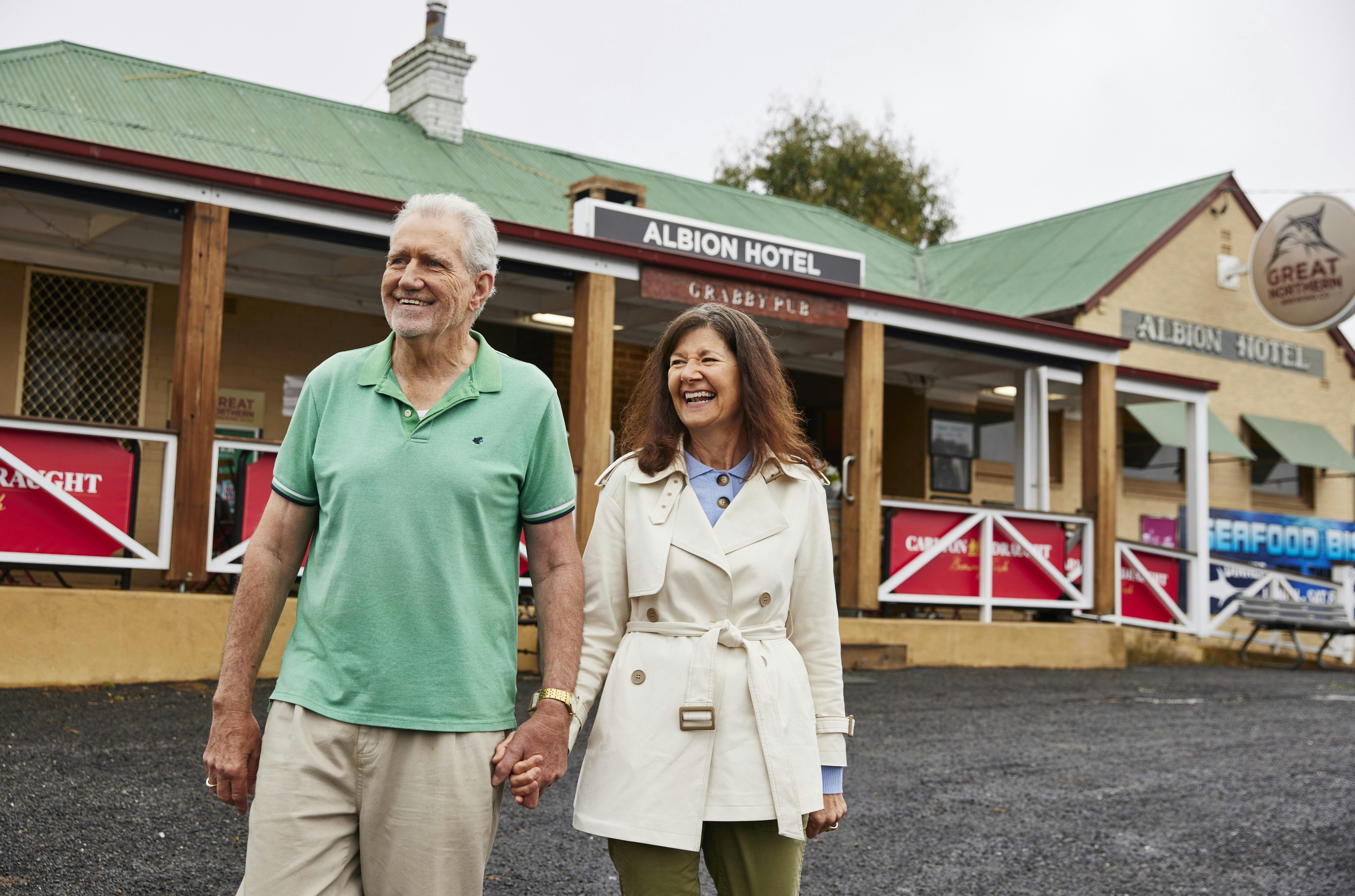 格拉本古倫 (Grabben Gullen) 的 Grabby 酒吧也被稱為阿爾比恩酒店 (Albion Hotel)