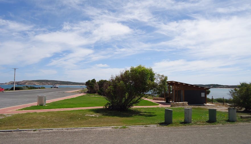 Elliston Waterloo Bay Tourist Park, 1 BEDROOM SUPERIOR SEAVIEW SP...