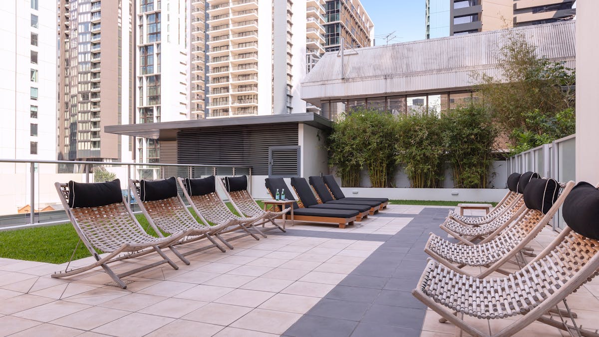 Oaks Brisbane Festival Suites_Barbecue_1
