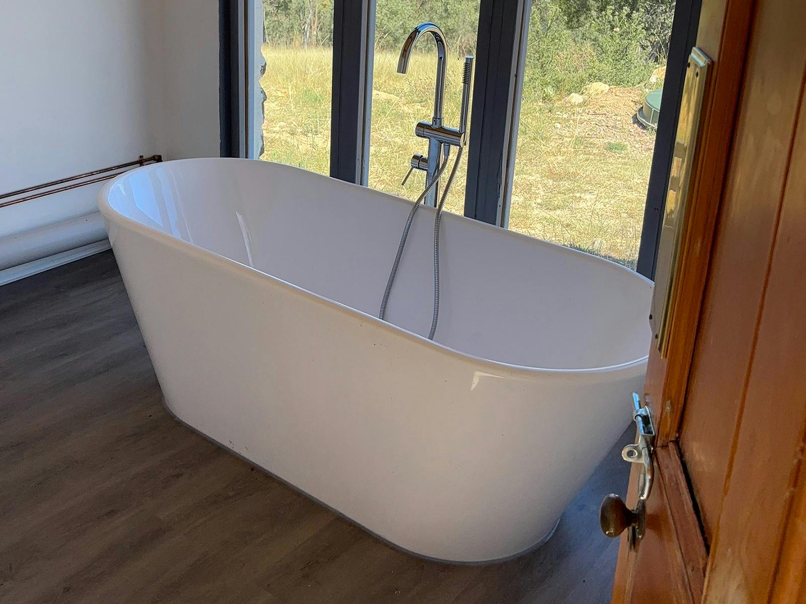 Frenchies Hut Bath
