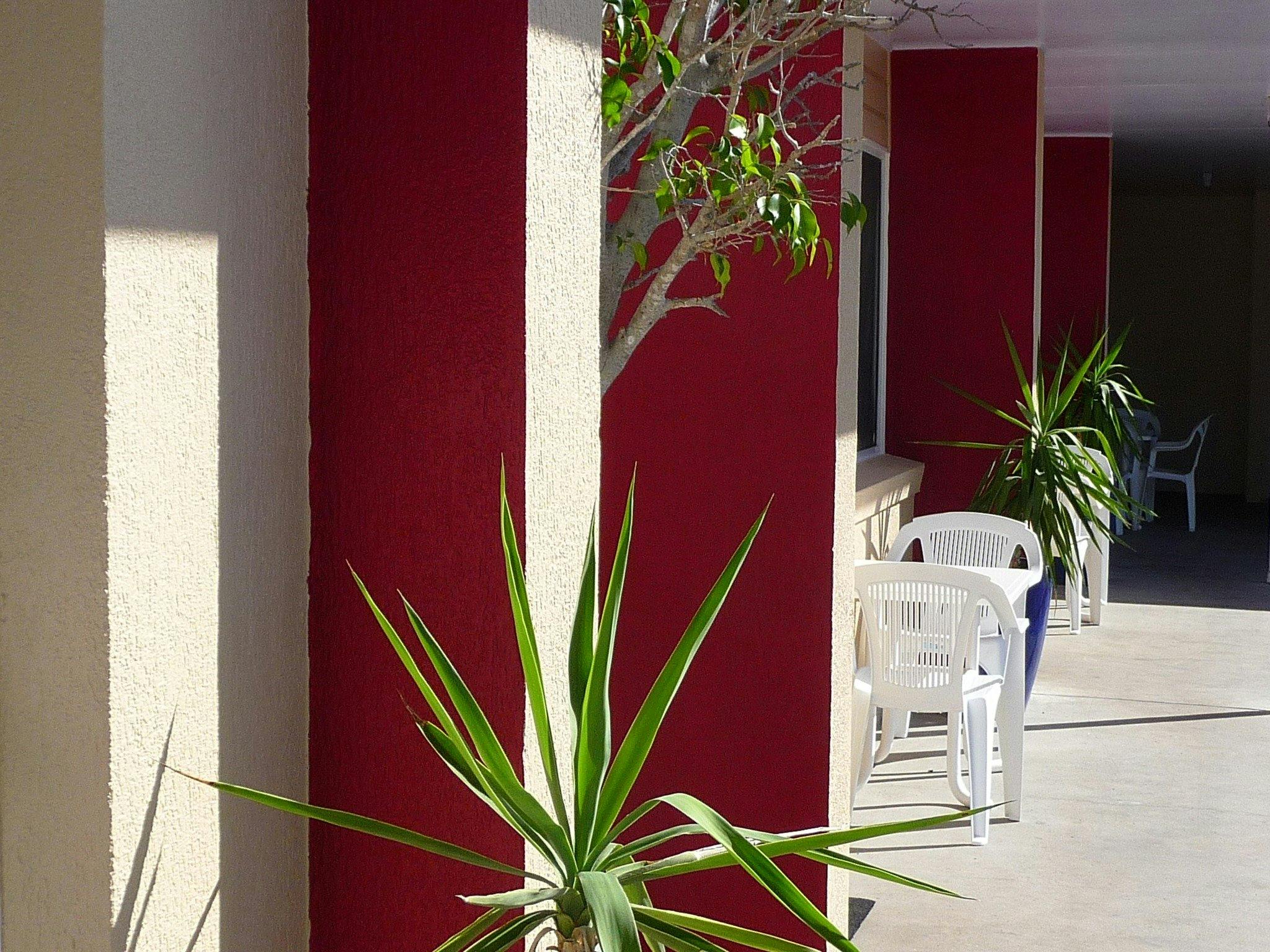 주차장을 매력적으로 보이게 하는 예술적인 사진 - Las Vegas Motel Tweed Heads