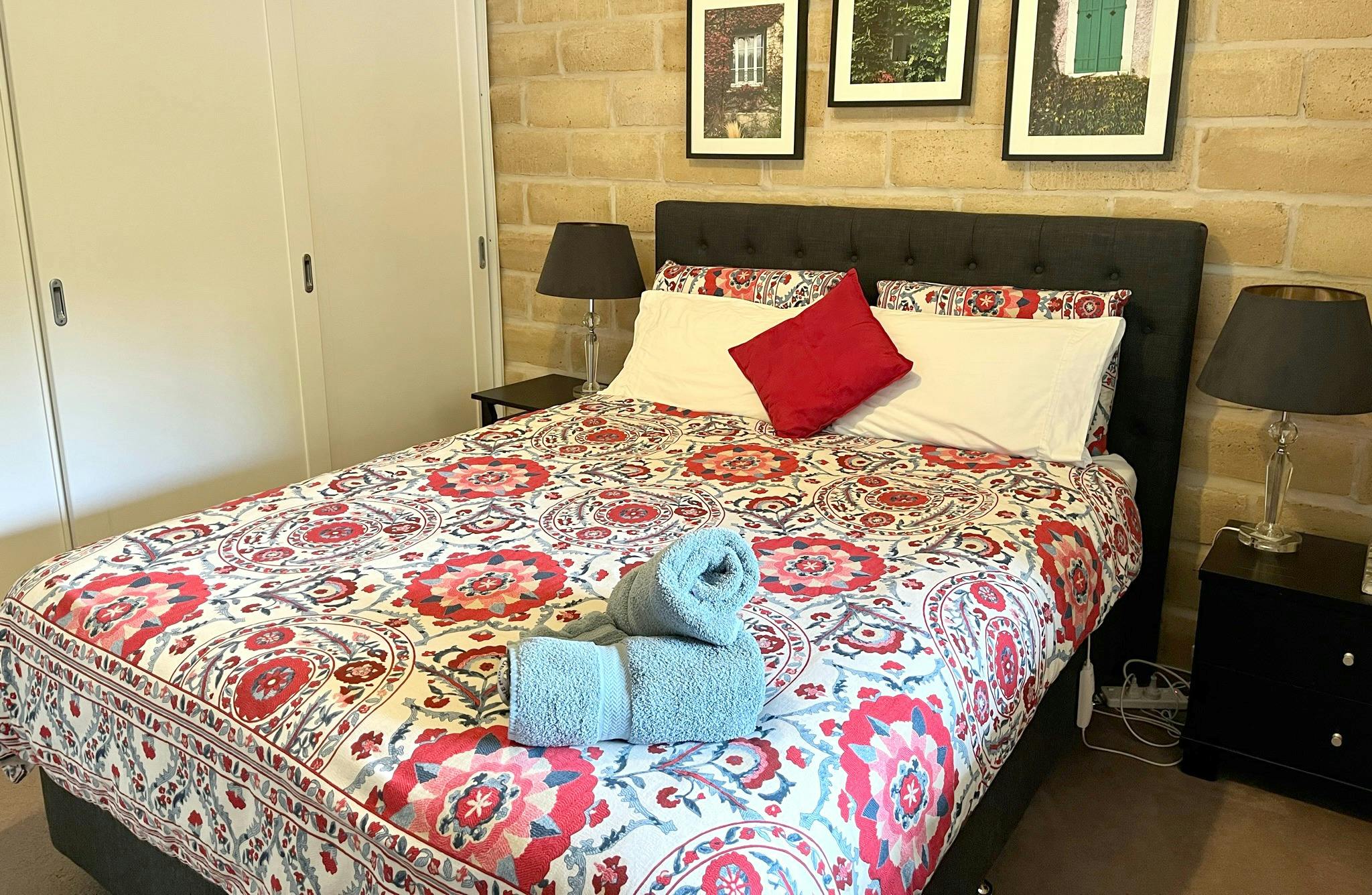 Pitt and George  Accommodation