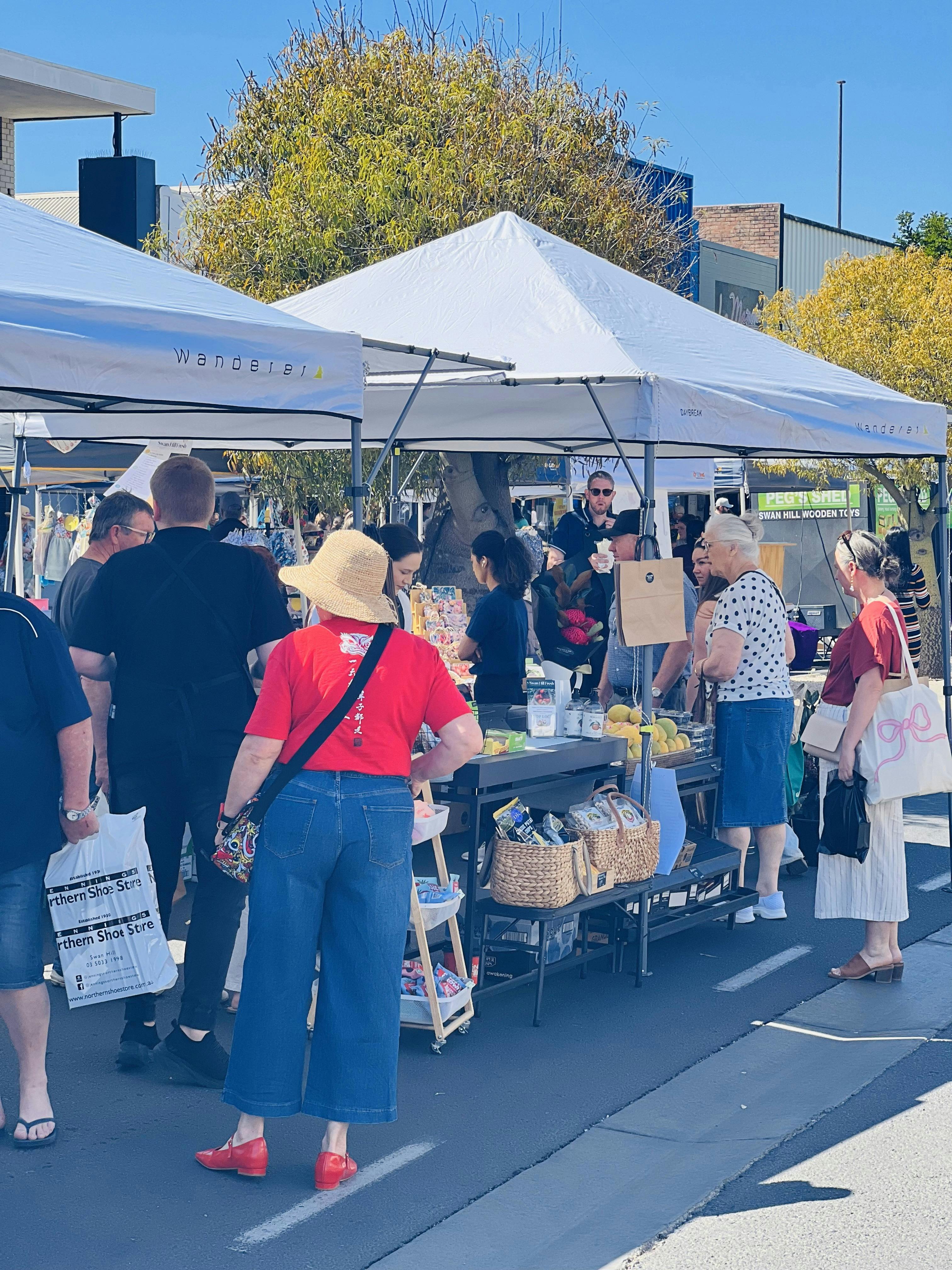 swan hill market