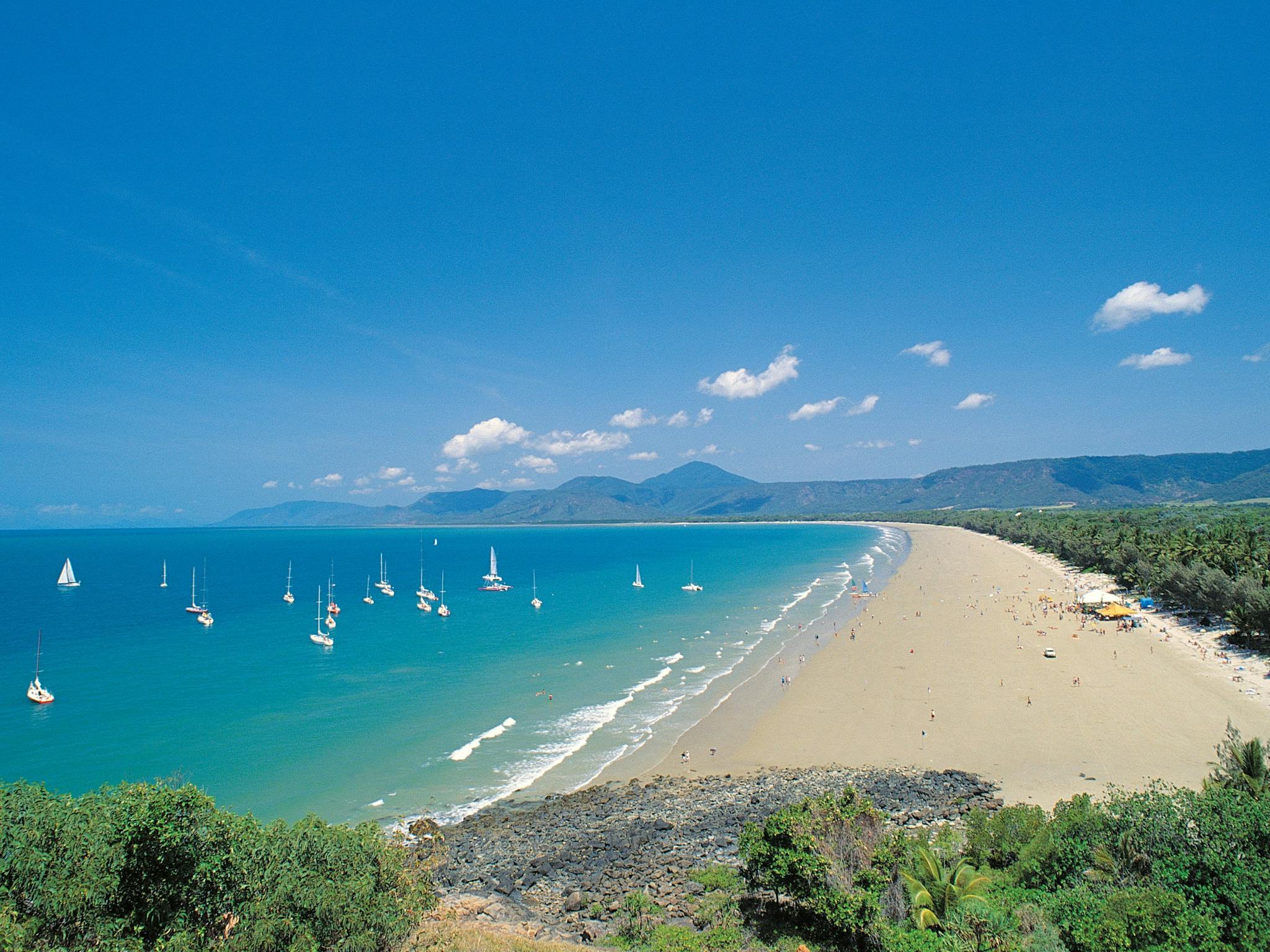 Four Mile Beach, Port Douglas Four Mile Beach, Port Douglas