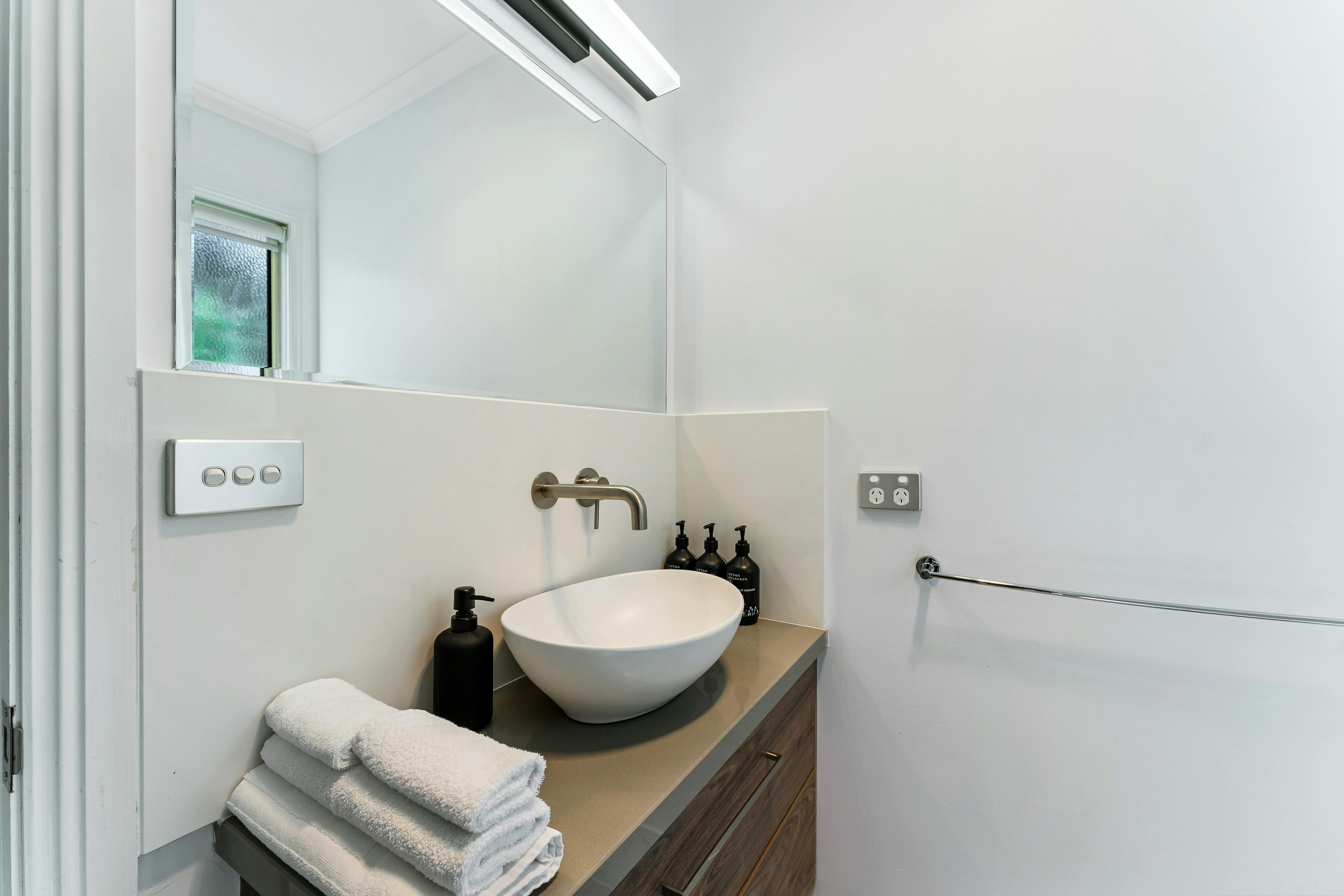 Luxury Riverside One Bedroom Villa | Tasman Holiday Parks - Bright