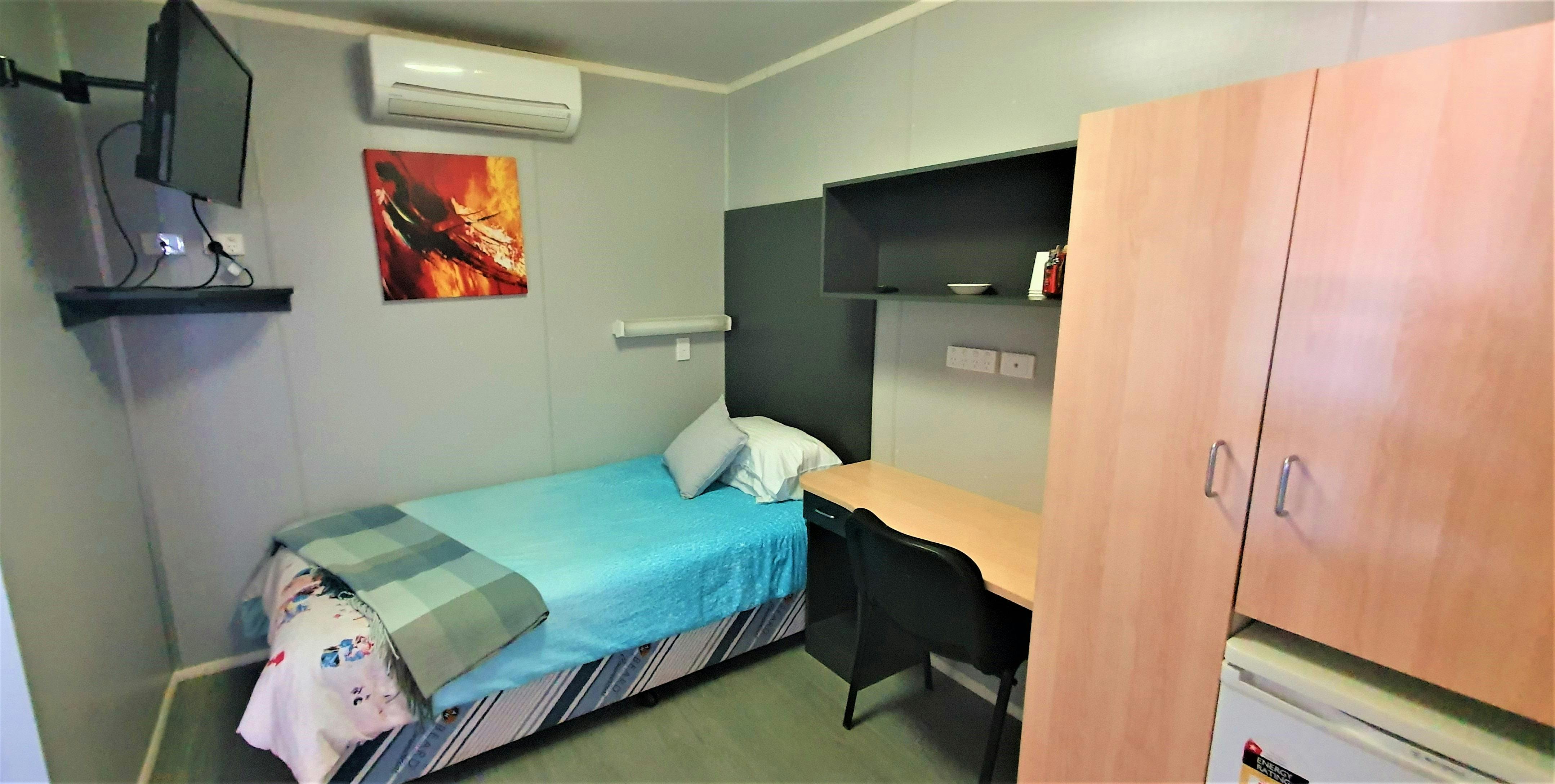 20 individual ensuited rooms for the teachers / leaders