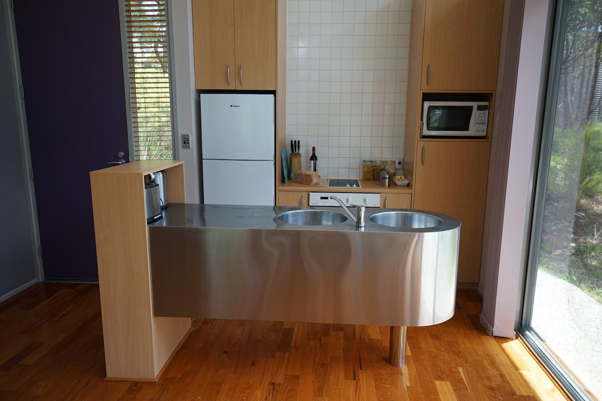 Ridgetop Retreat kitchen