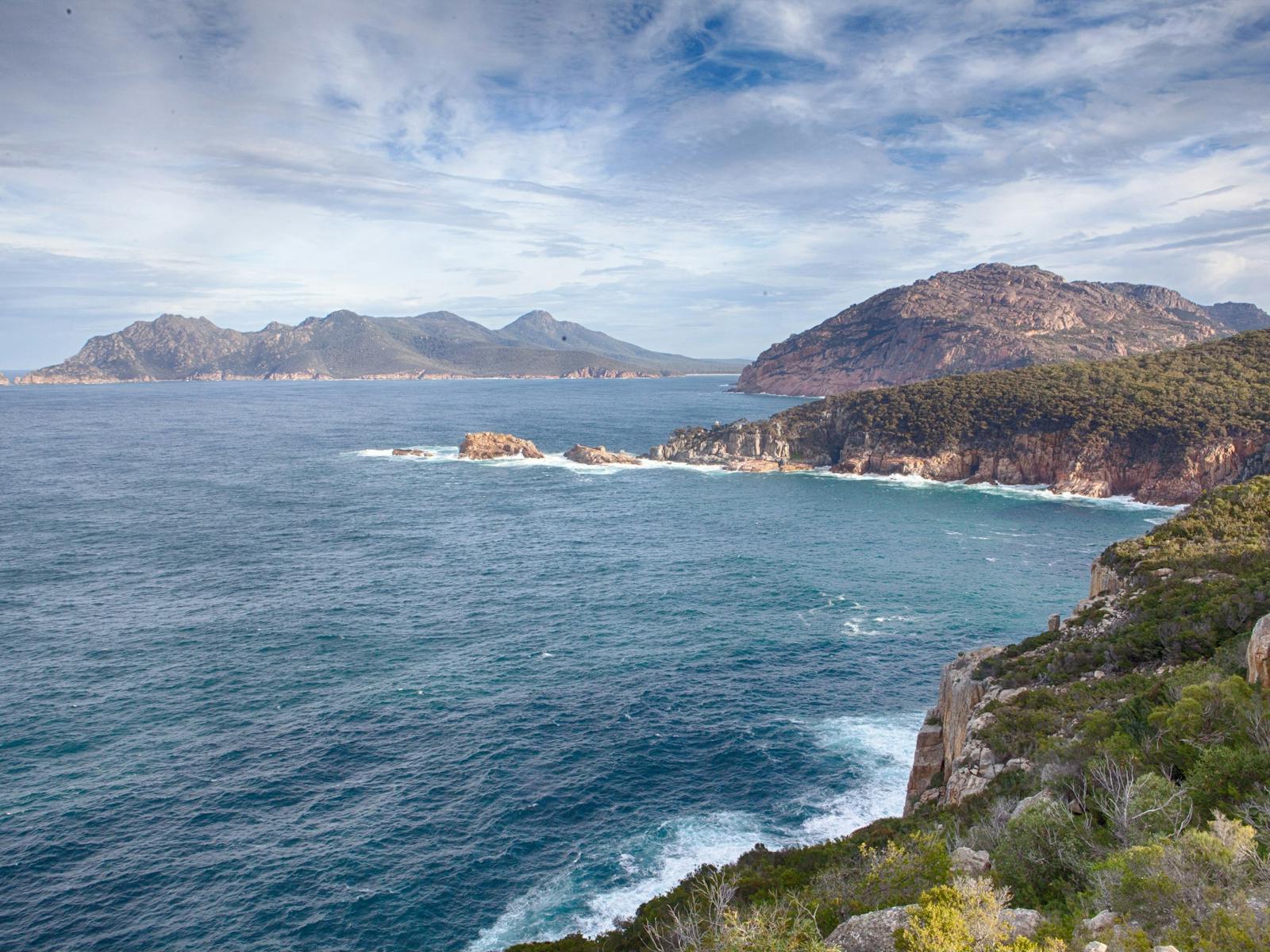 Wineglass bay tour, hobart day tour, wine glass bay, cape tourville lighthouse view