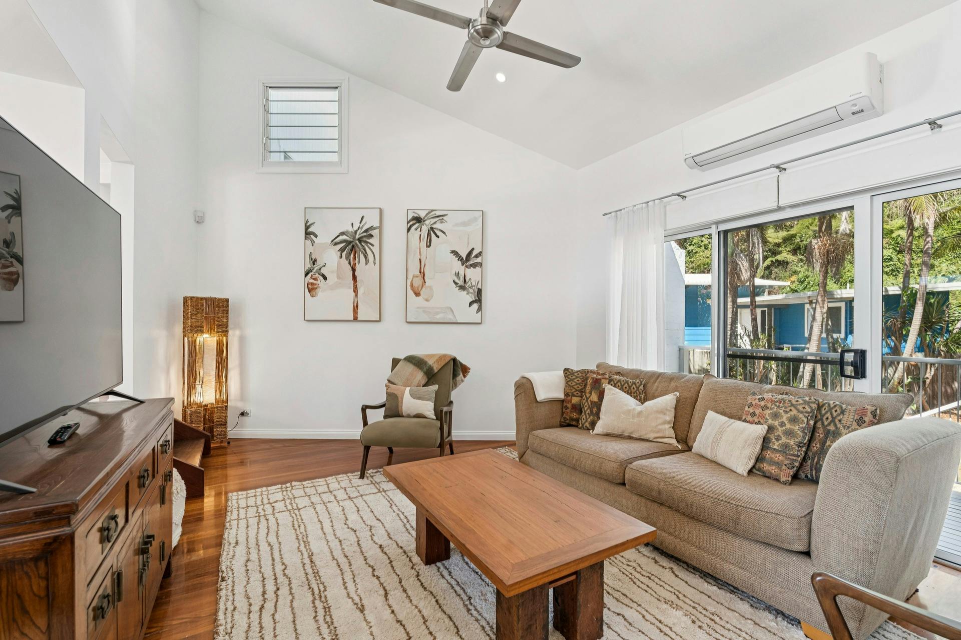 Beautiful Decor Lounge Room