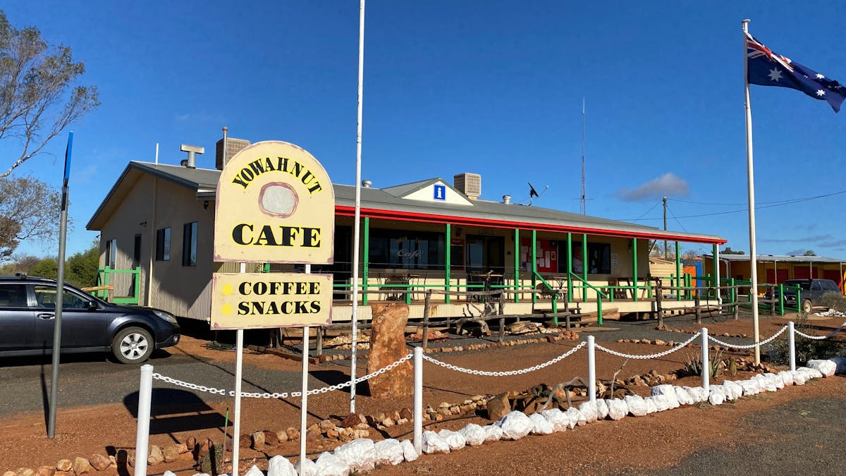 Yowah Cafe