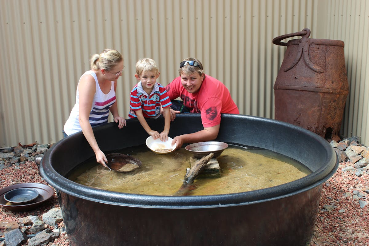 tin panning