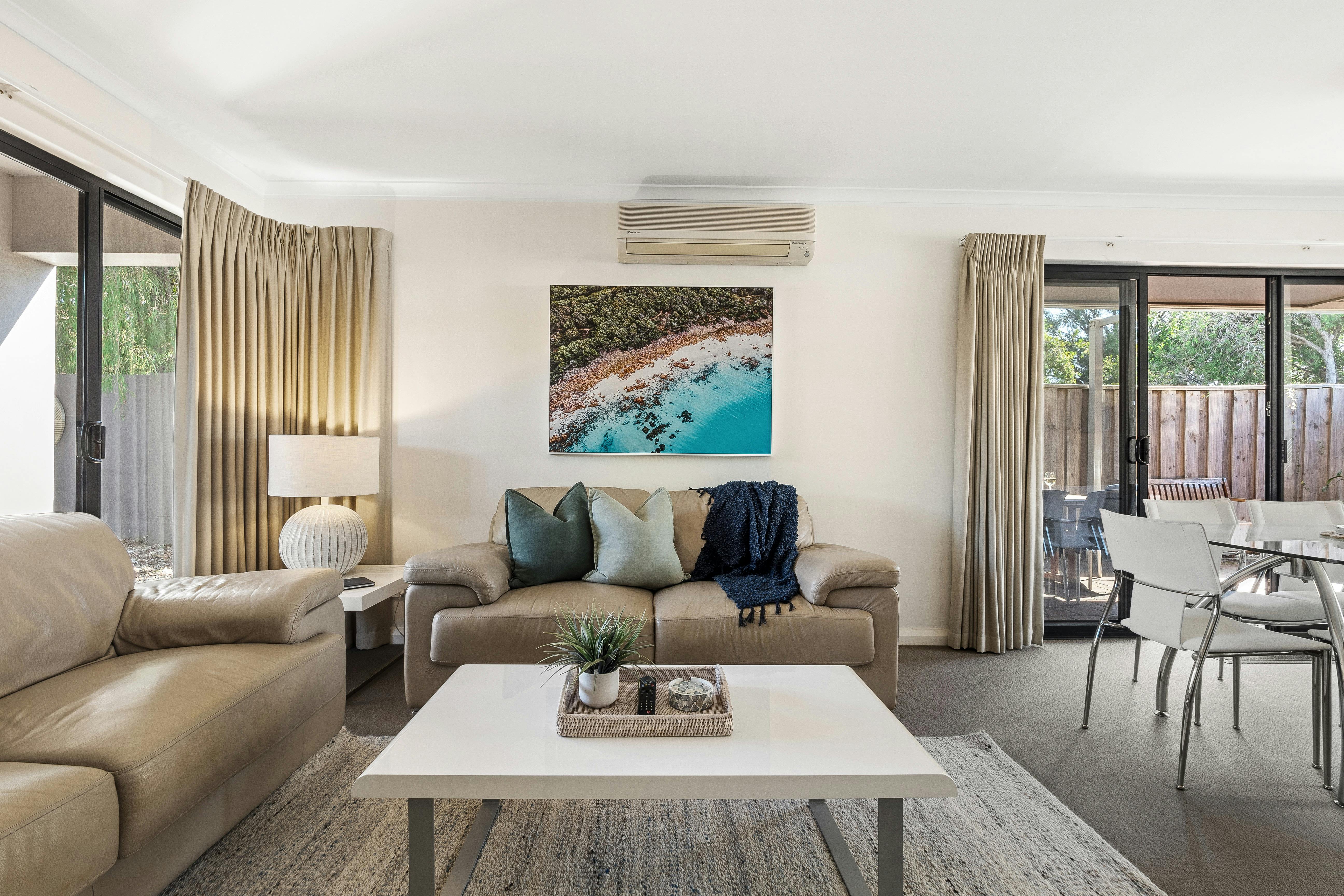 Living room and Air-conditioning