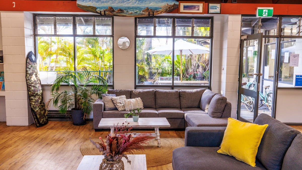 YHA Coolangatta lounge
