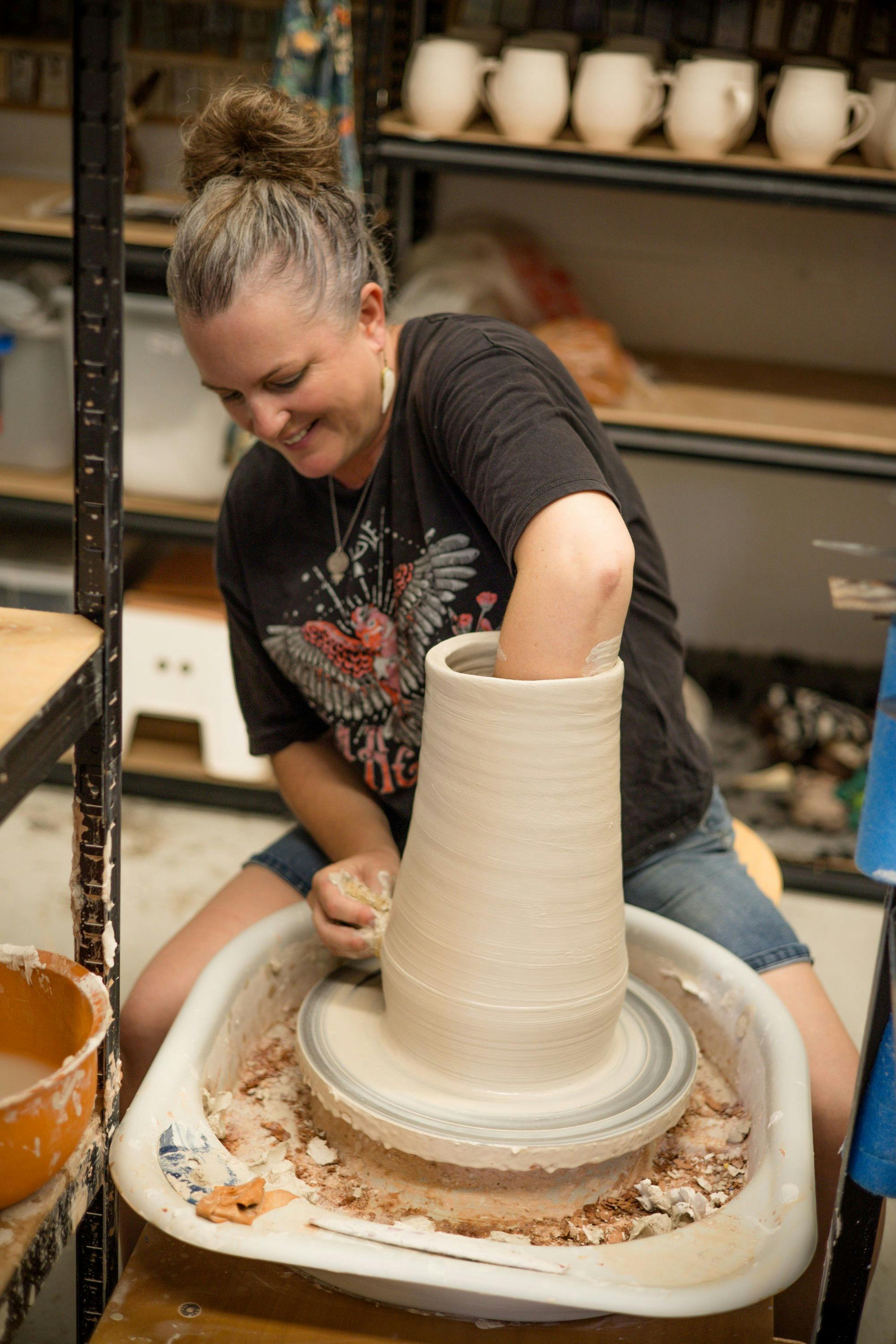 The Big And The Beautiful. A Weekend MasterClass of Throwing Big and Surface Decoration