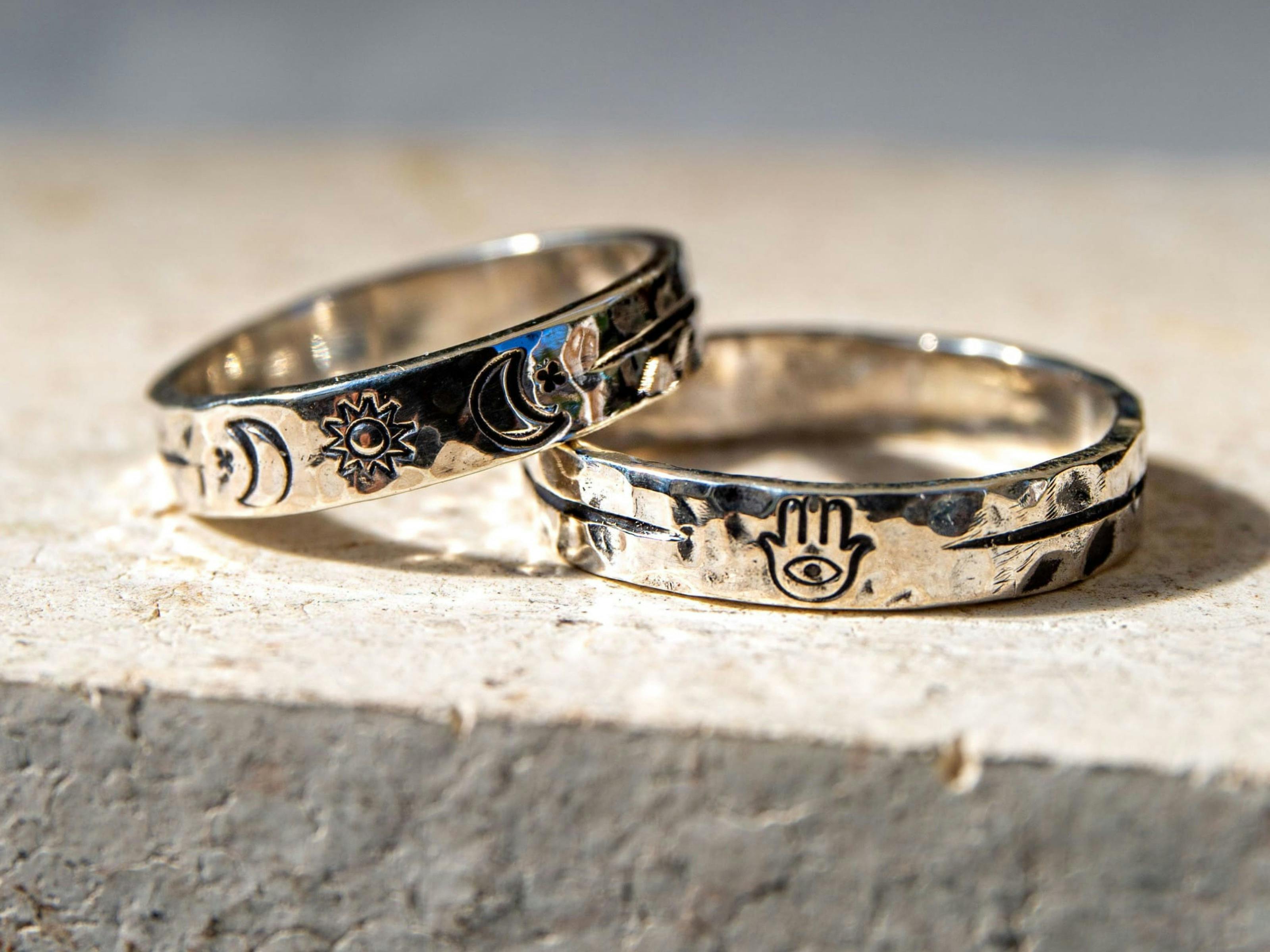 Create a custom hammered design with silver stamps in our hands-on jewellery workshop.