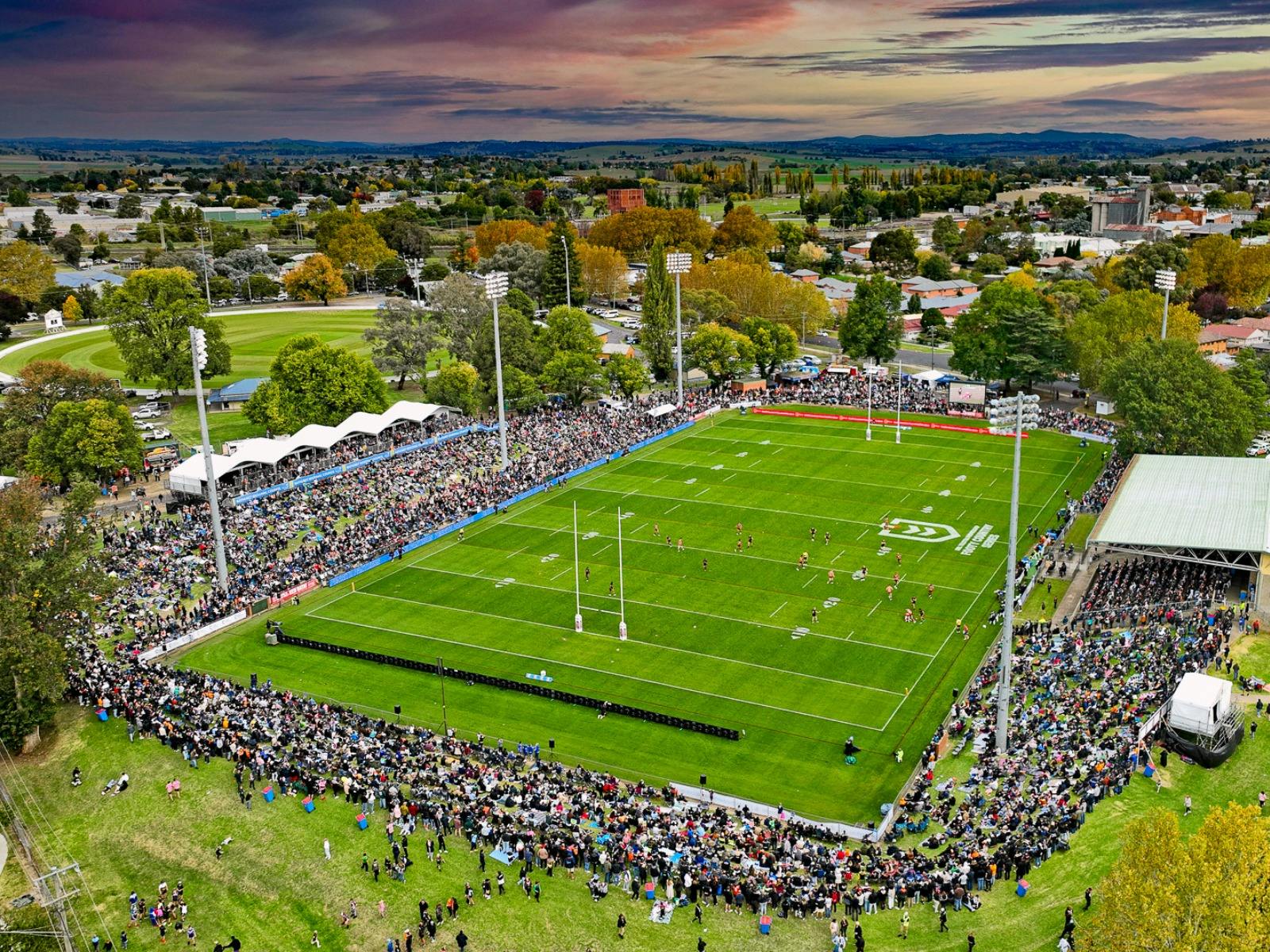 巴瑟斯特 NRL：彭里斯黑豹队对阵克罗努拉-萨瑟兰鲨鱼队