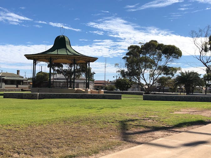 Davies Square Wallaroo
