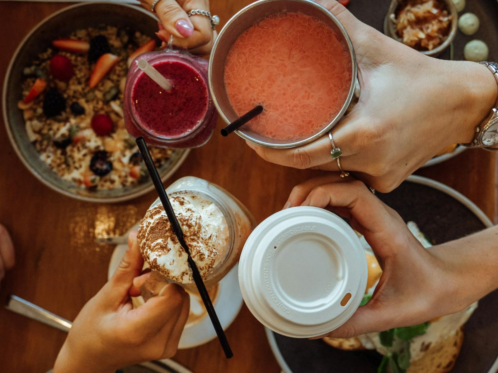 Sidewalk Café Airlie Beach – vibrant breakfast, smoothies, and great coffee by the beach Sidewalk Café Airlie Beach – vibrant breakfast, smoothies, and great coffee by the beach