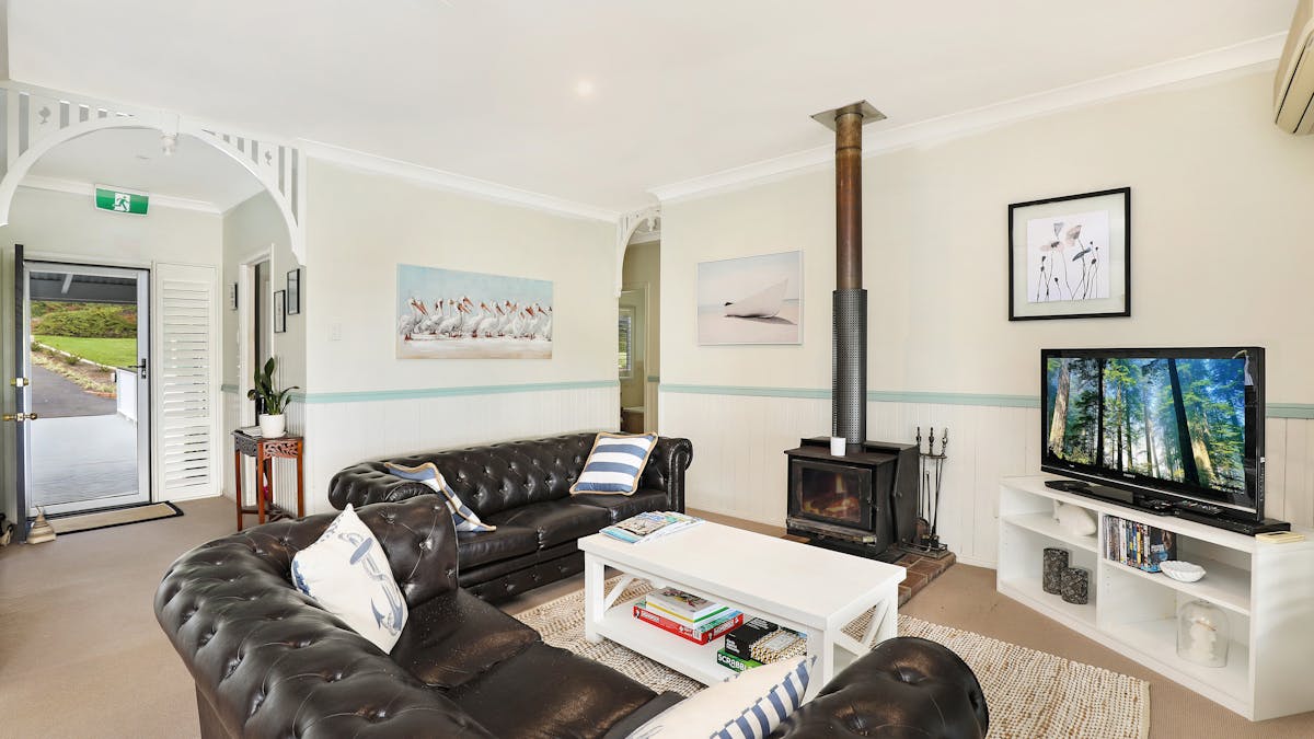Guests Lounge room