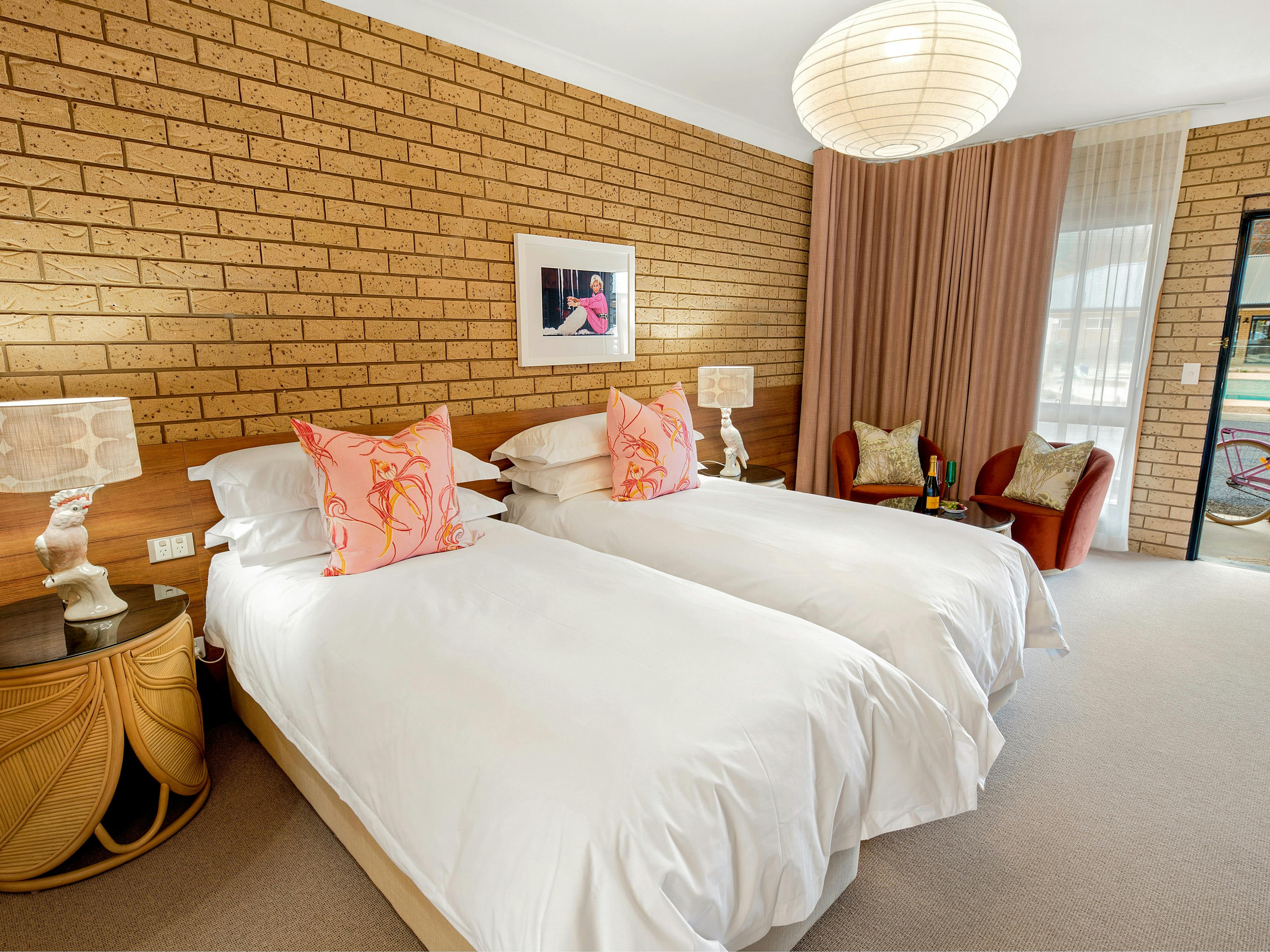 Volley View Room