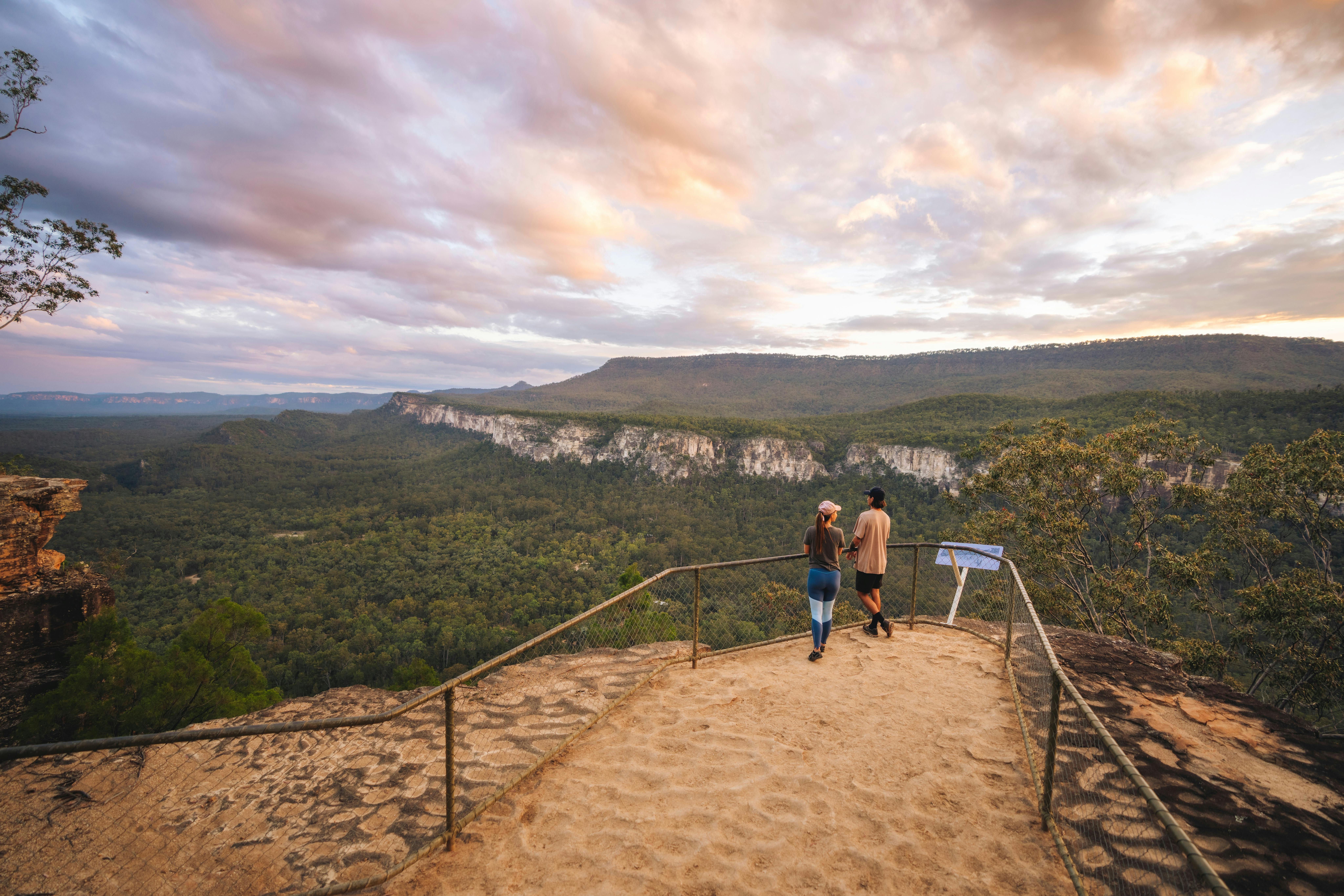 Walking in Carnarvon National Park