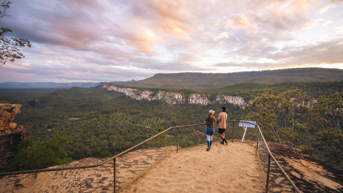 Walking in Carnarvon National Park