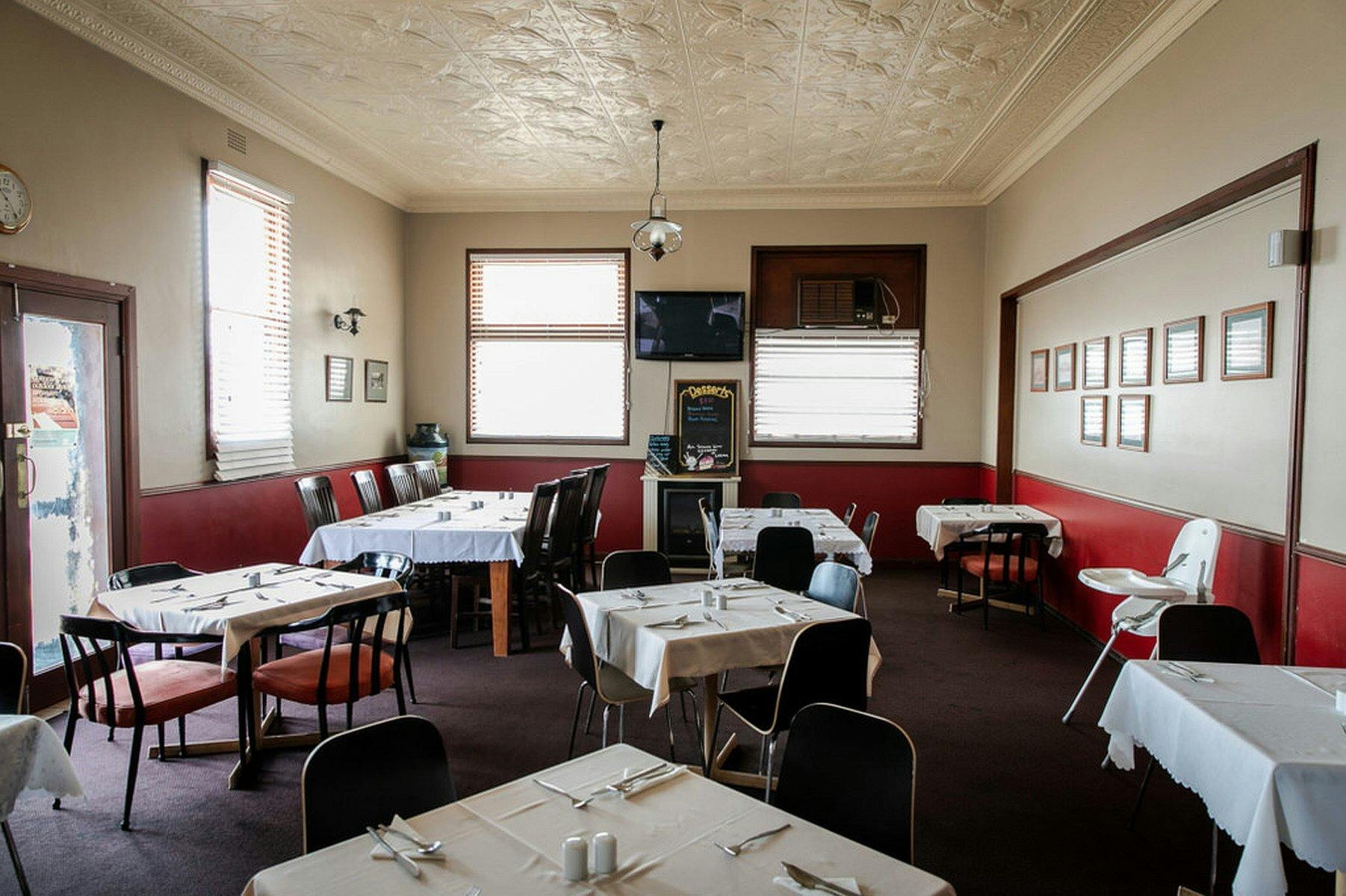 Bank Hotel Dungog dining room
