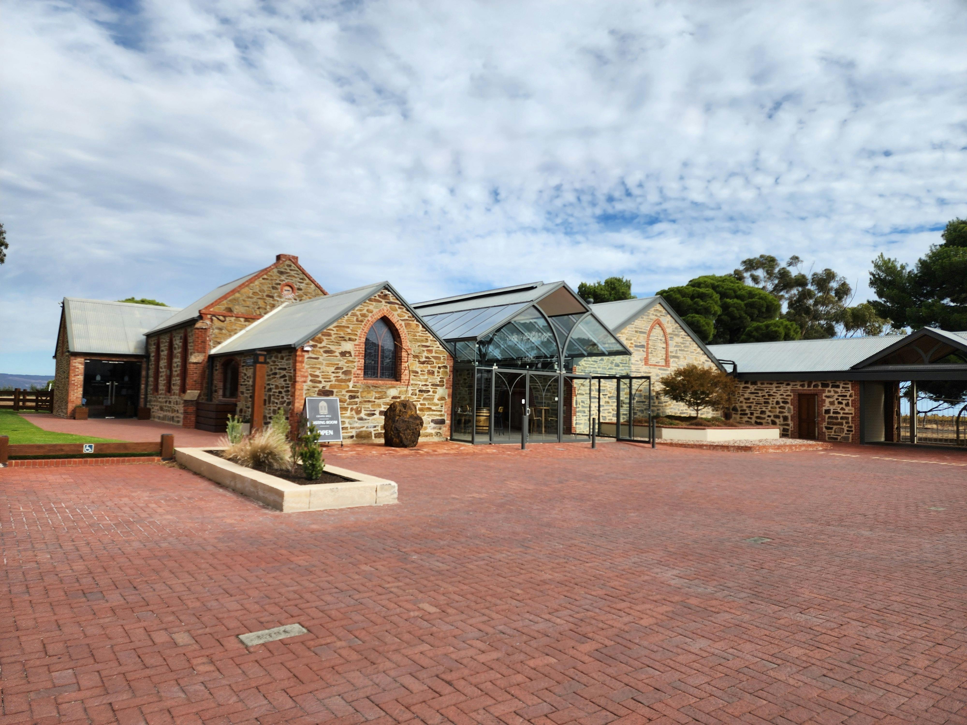 Photo of Chapel Hill Winery with tasting room visible
