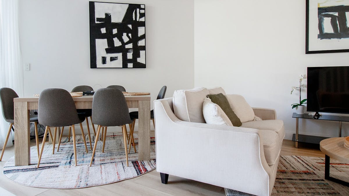 3 Bedroom unit in Surfers Paradise - lounge and dining area