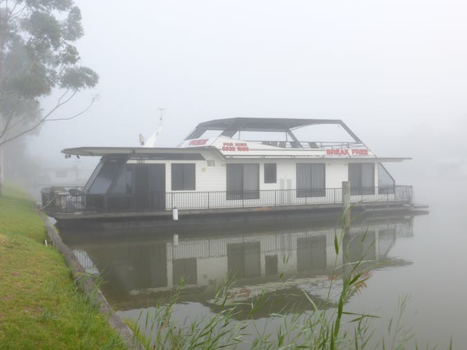 Break Free Houseboat