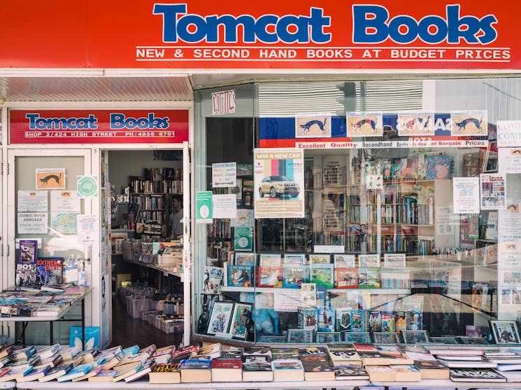 Tomcat Books and Comics