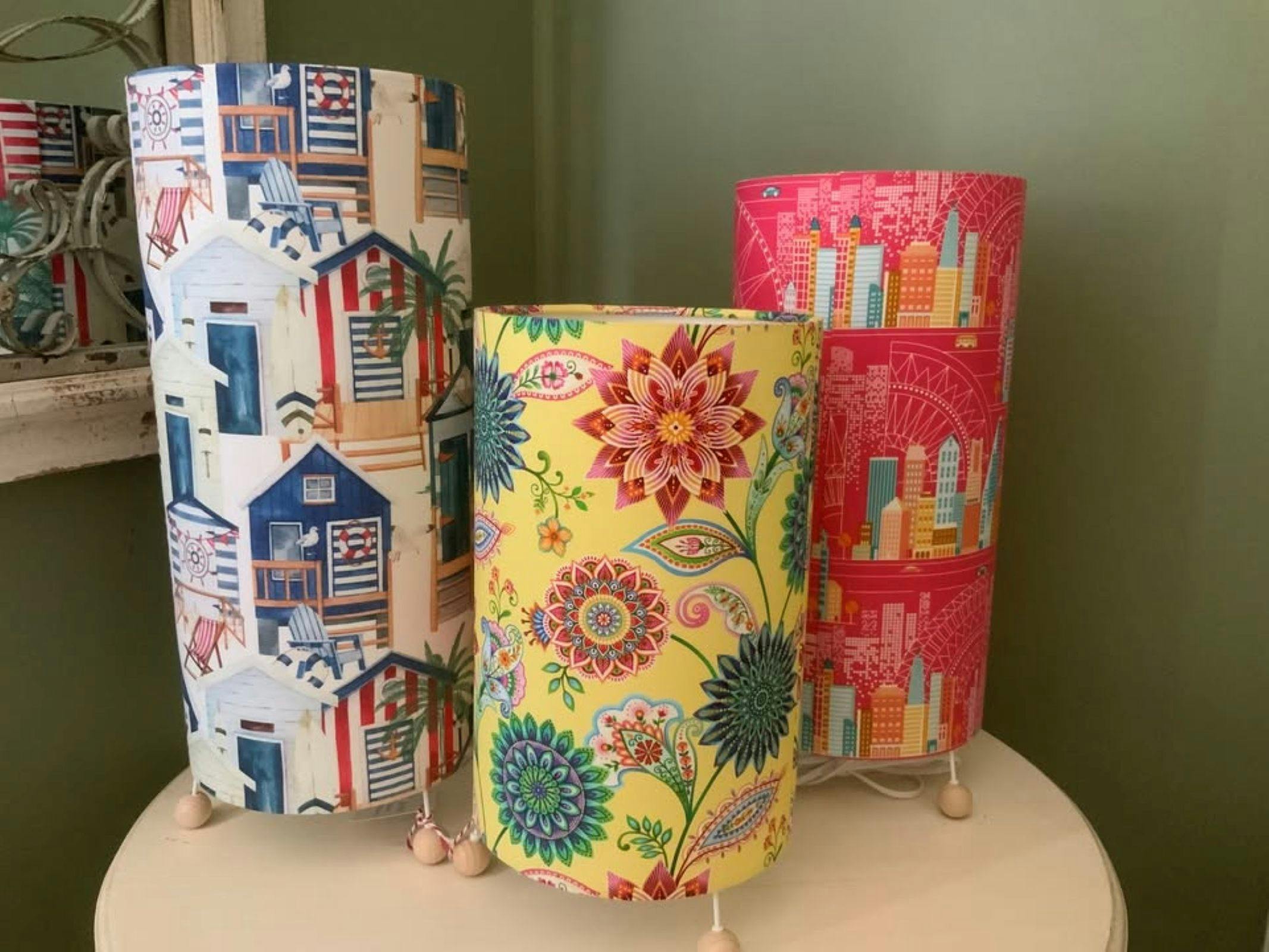 Werkstatt zur Herstellung von zylinderförmigen Tischlampen