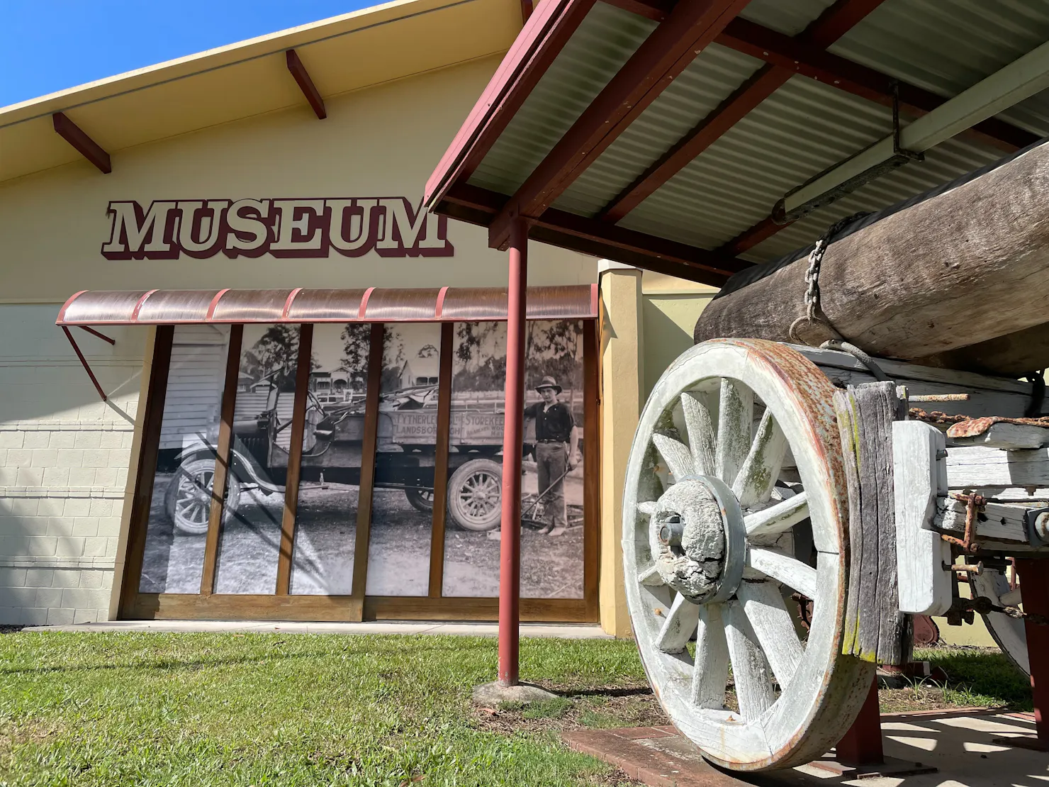 Old logging wagon at Landsborough Museum