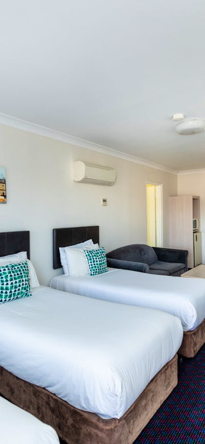 Golden Age - One Bedroom Family Suite