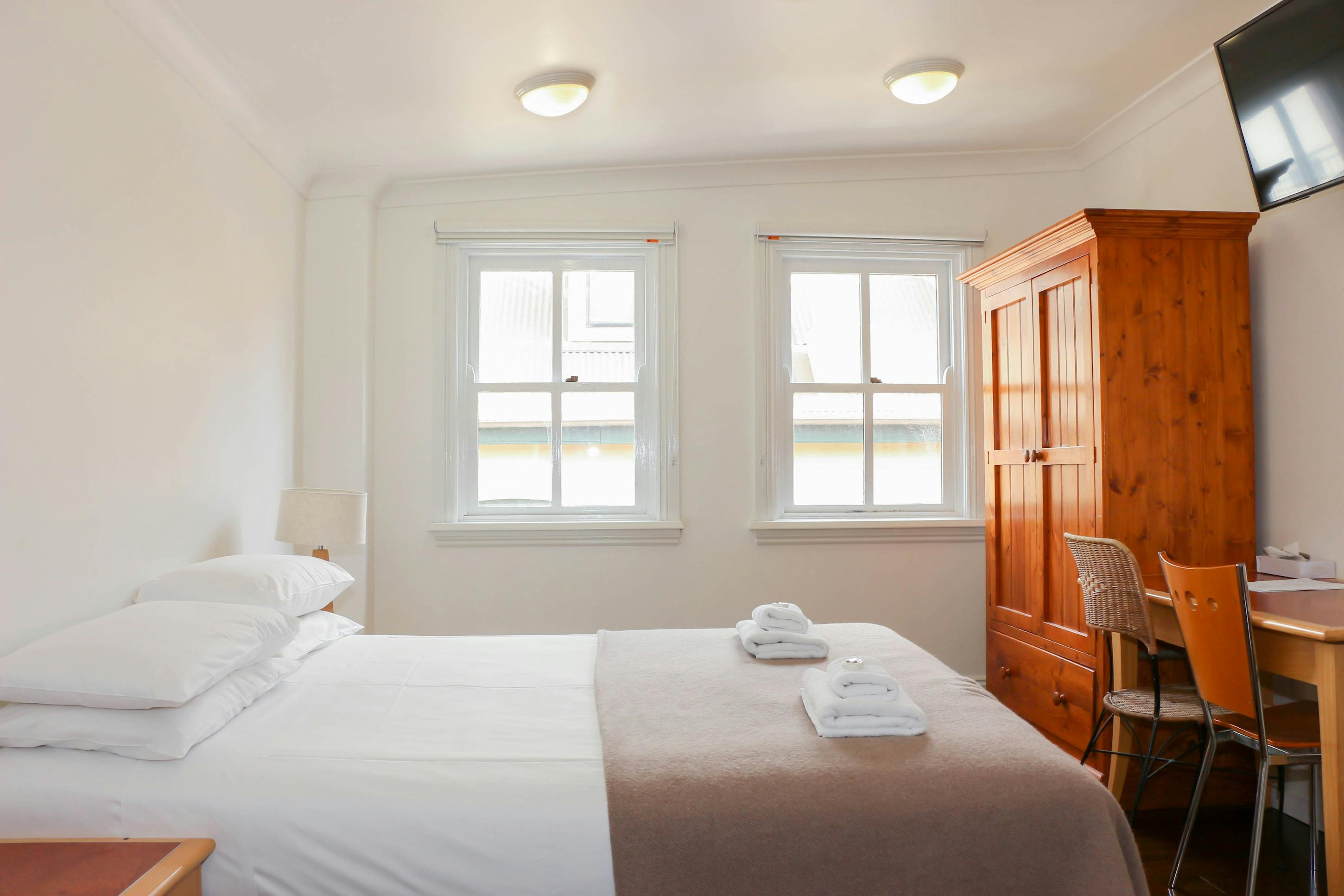 Glasgow Arms Hotel, Ultimo NSW - Queen Room Ensuite Bathroom