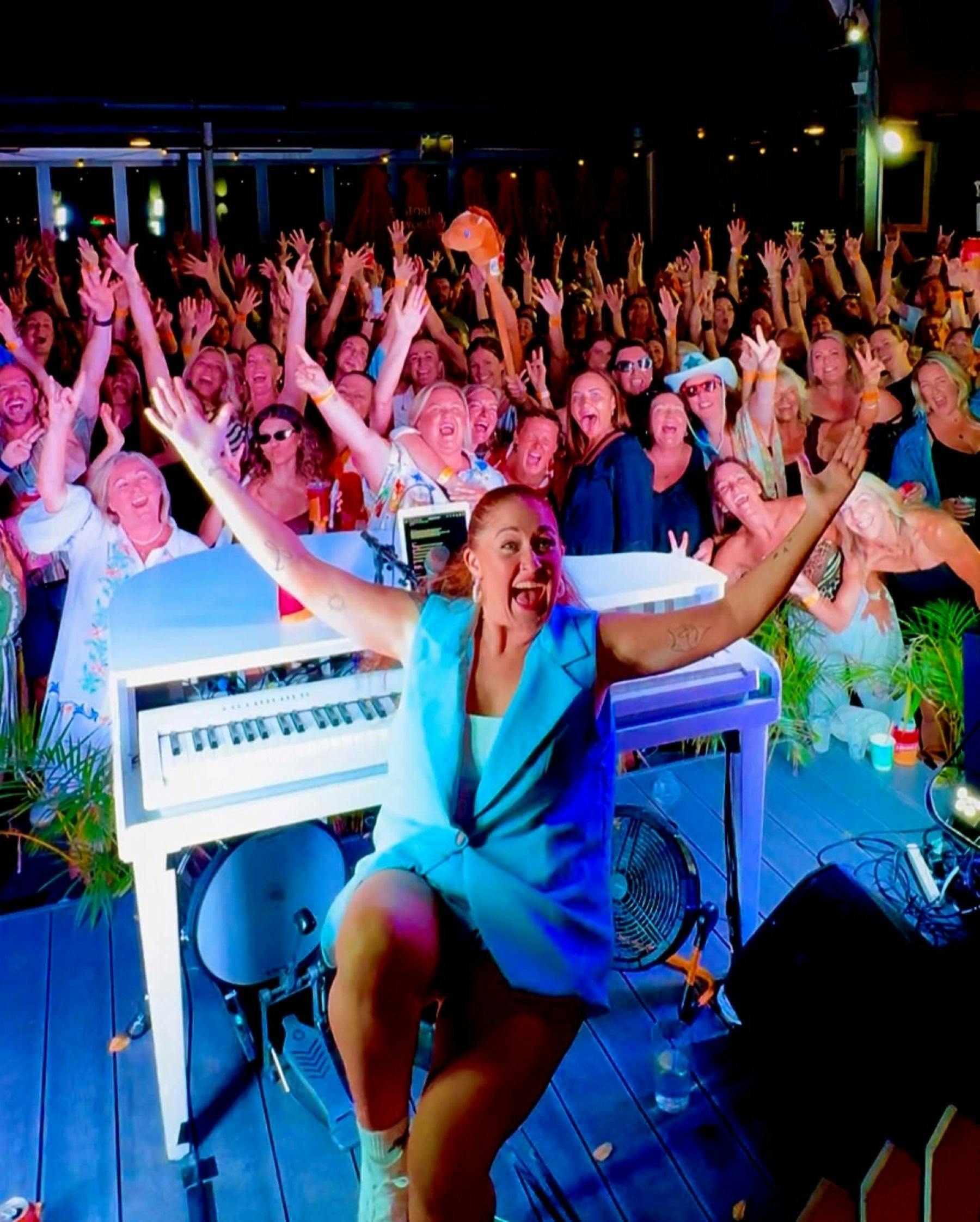 Kylie Fisher – Piano Bar Live at Shaws Bay Hotel