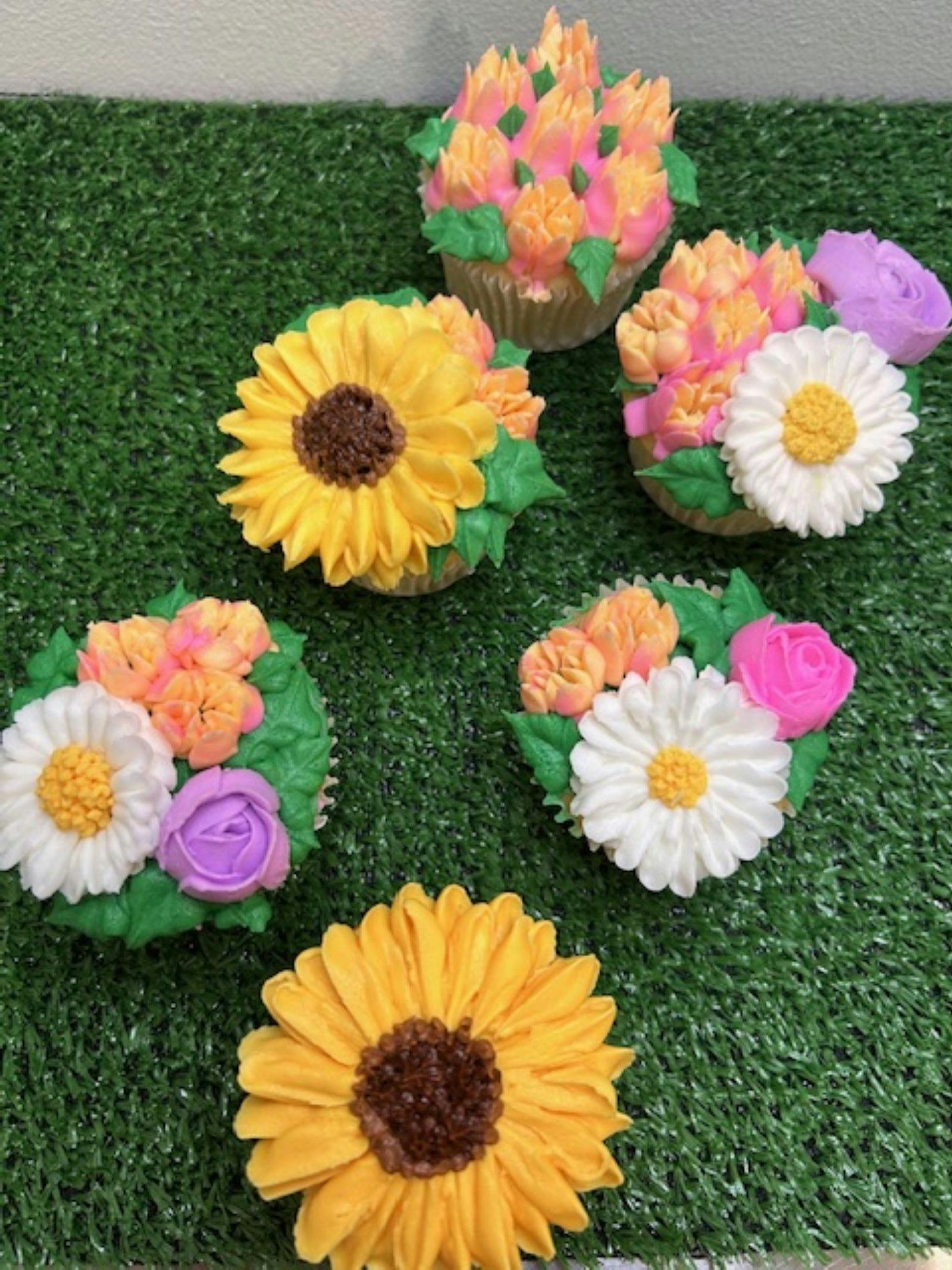 Flower Piping with Buttercream